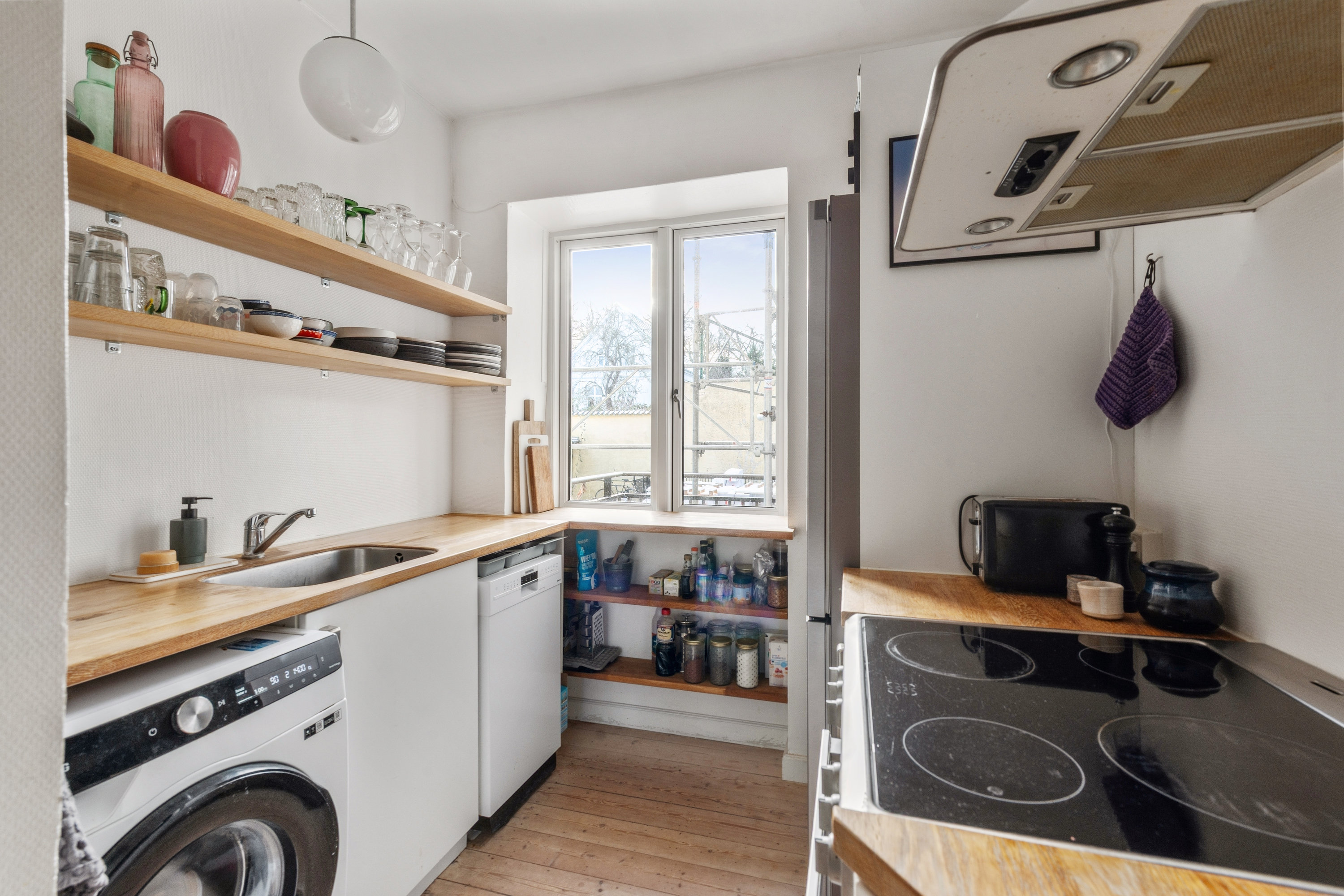 Fremhævet køkken billede i fuldskærmstilstand. Billede af Svenskelejren 2, st.. th., 2700 Brønshøj