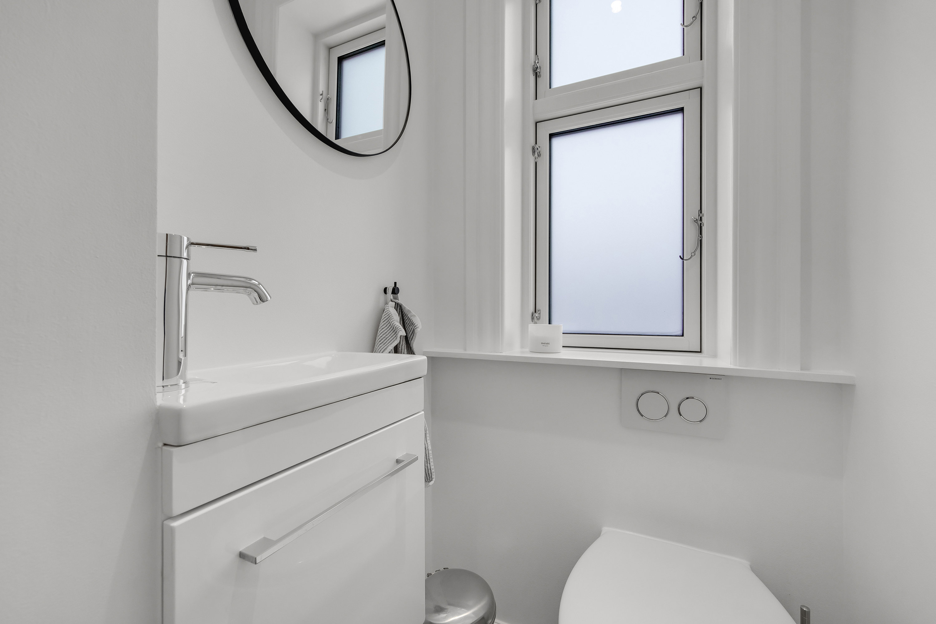 Fremhævet toilet billede i fuldskærmstilstand. Billede af Byvej 59, 3600 Frederikssund