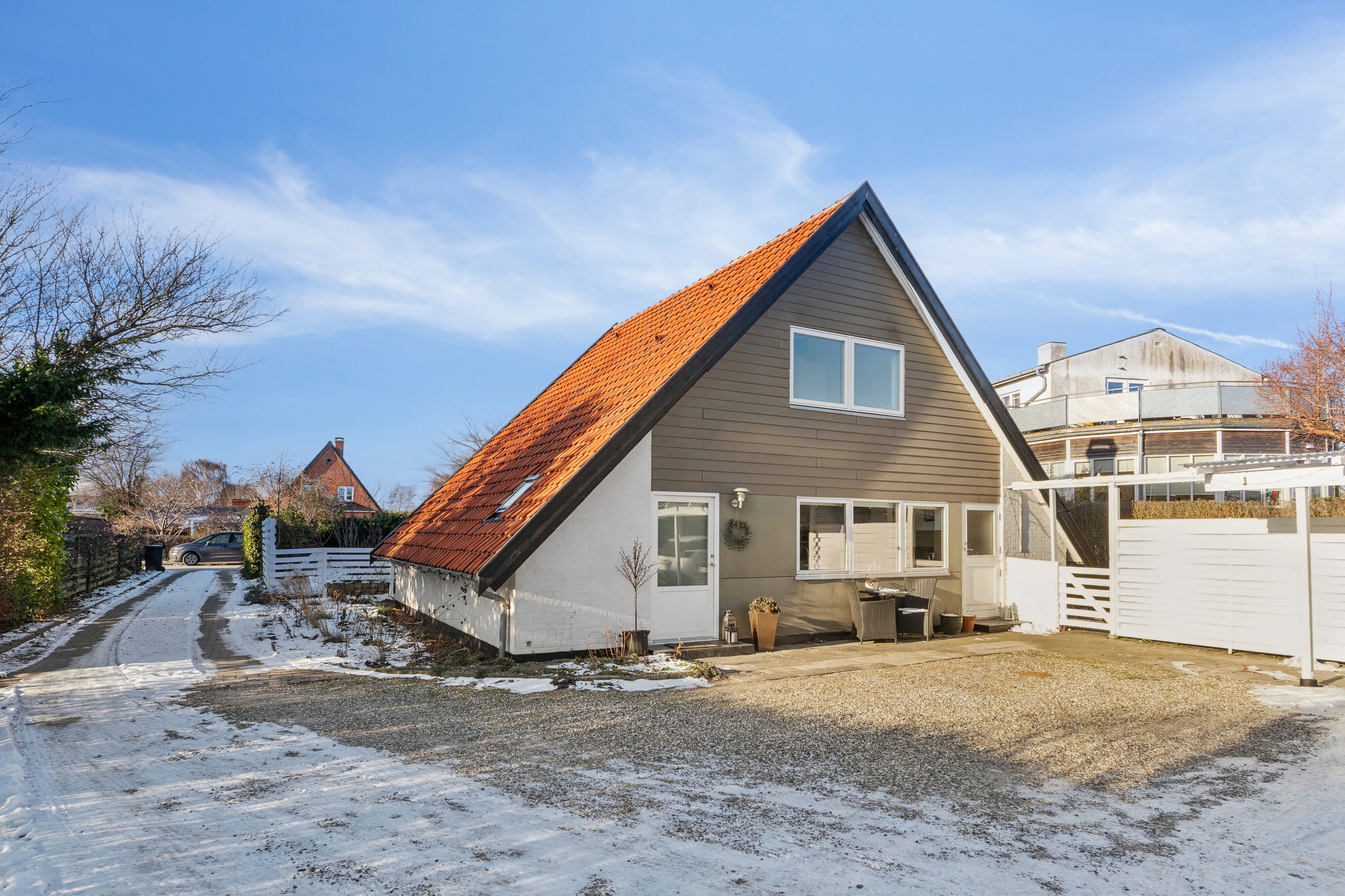 Fremhævet set fra vejen billede i fuldskærmstilstand. Billede af Strandholms Alle 29, 2650 Hvidovre