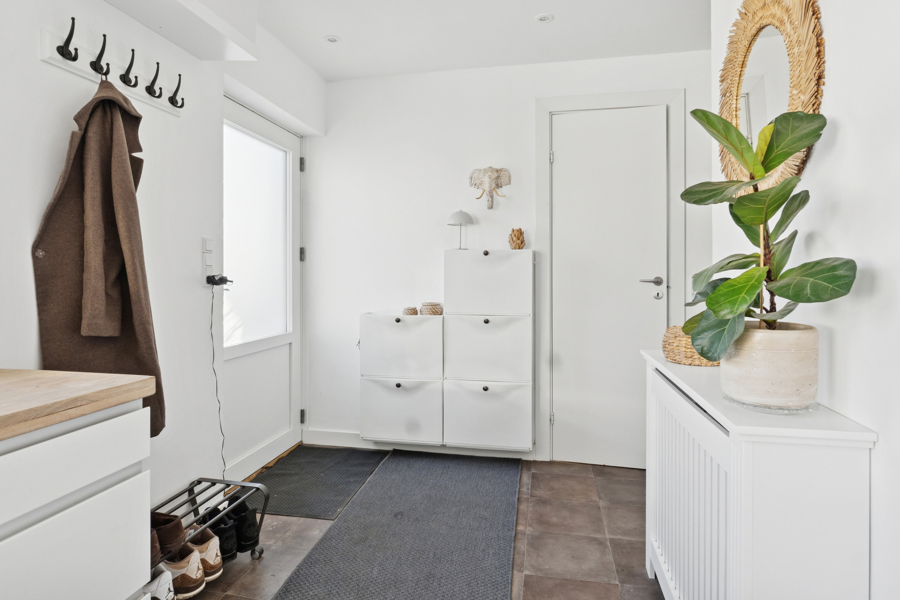 Fremhævet entré billede i fuldskærmstilstand. Billede af Strandholms Alle 29, 2650 Hvidovre