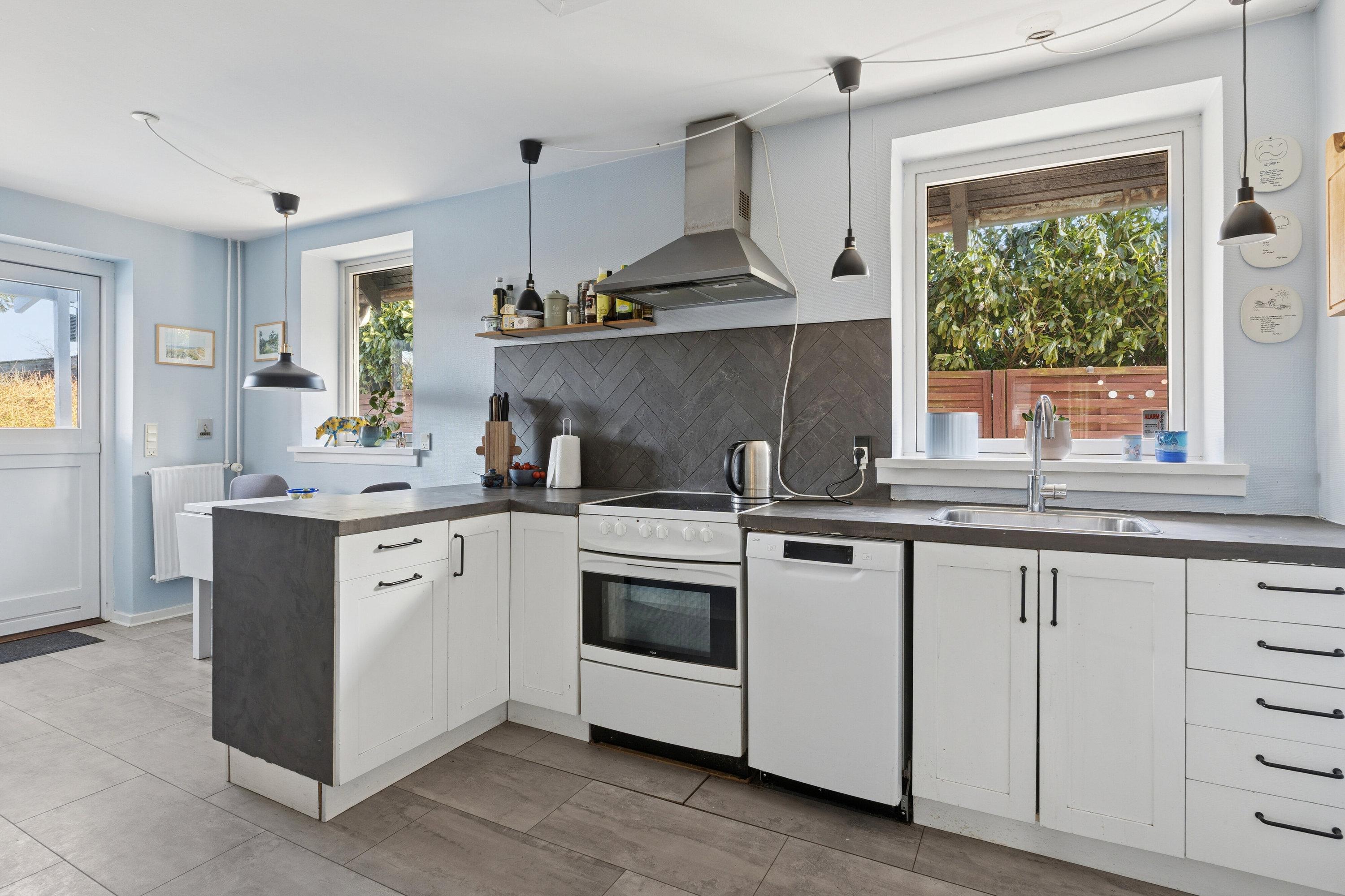 Fremhævet køkken billede i fuldskærmstilstand. Billede af Strandholms Alle 29, 2650 Hvidovre