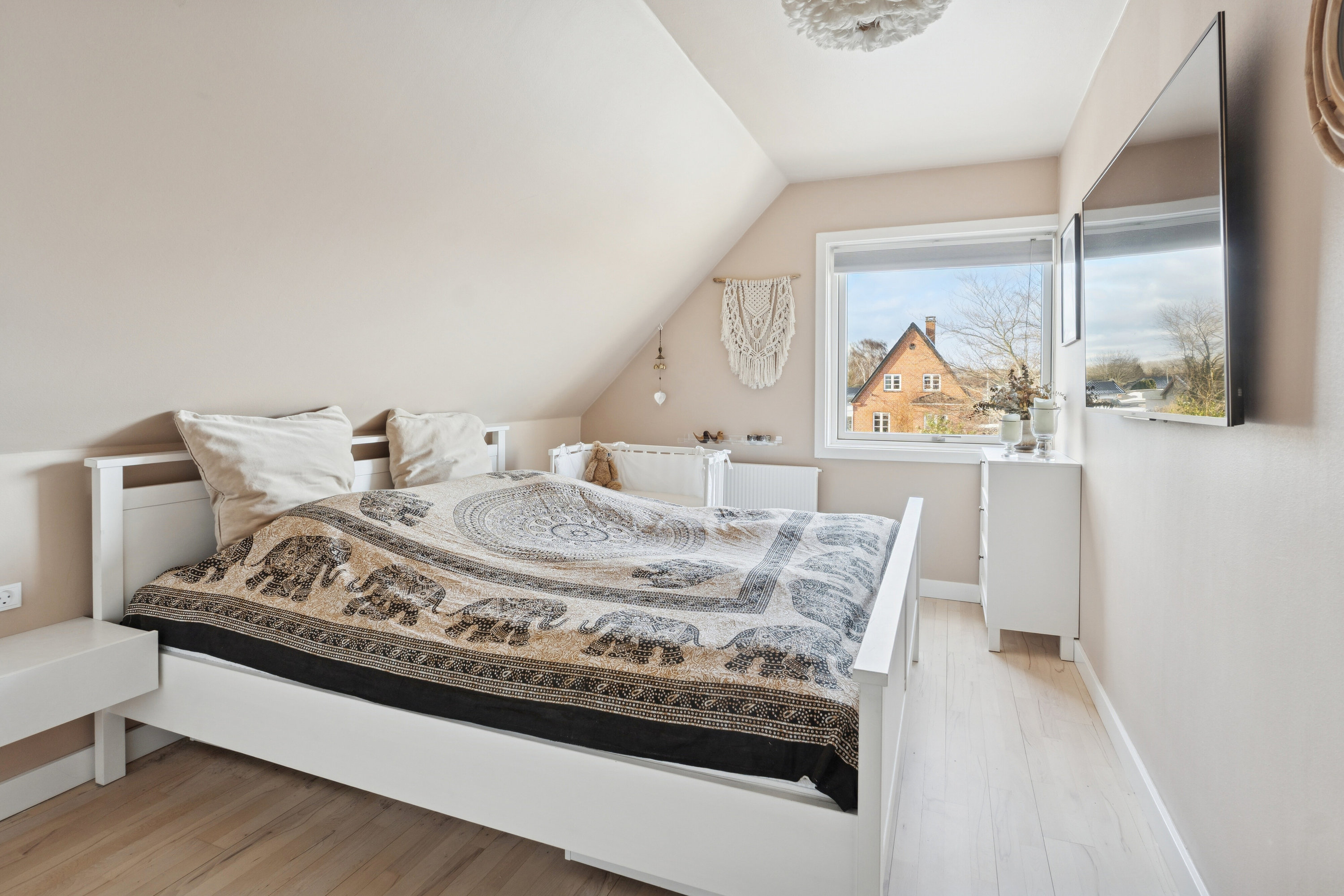 Fremhævet soveværelse billede i fuldskærmstilstand. Billede af Strandholms Alle 29, 2650 Hvidovre