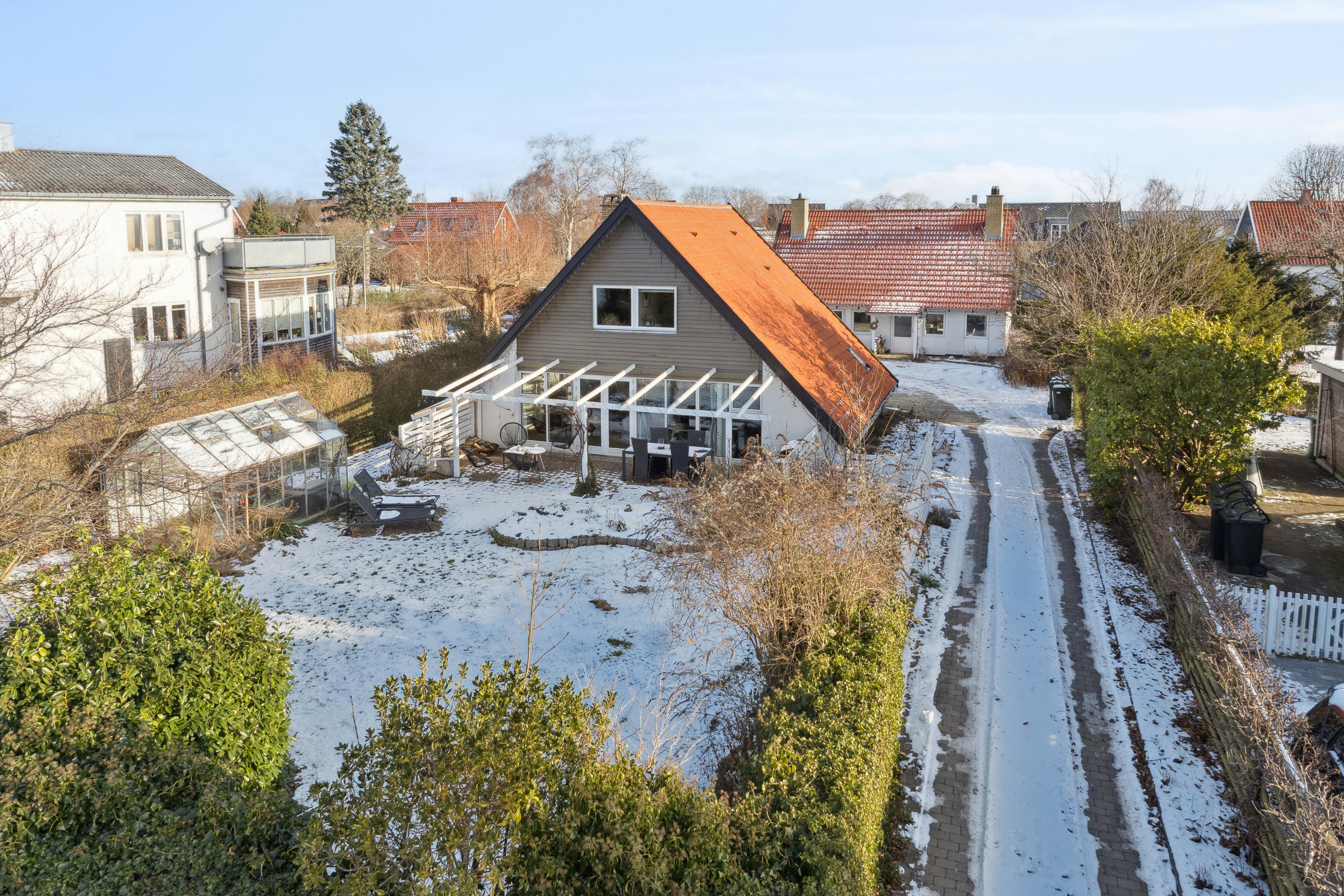 Fremhævet set fra haven billede i fuldskærmstilstand. Billede af Strandholms Alle 29, 2650 Hvidovre