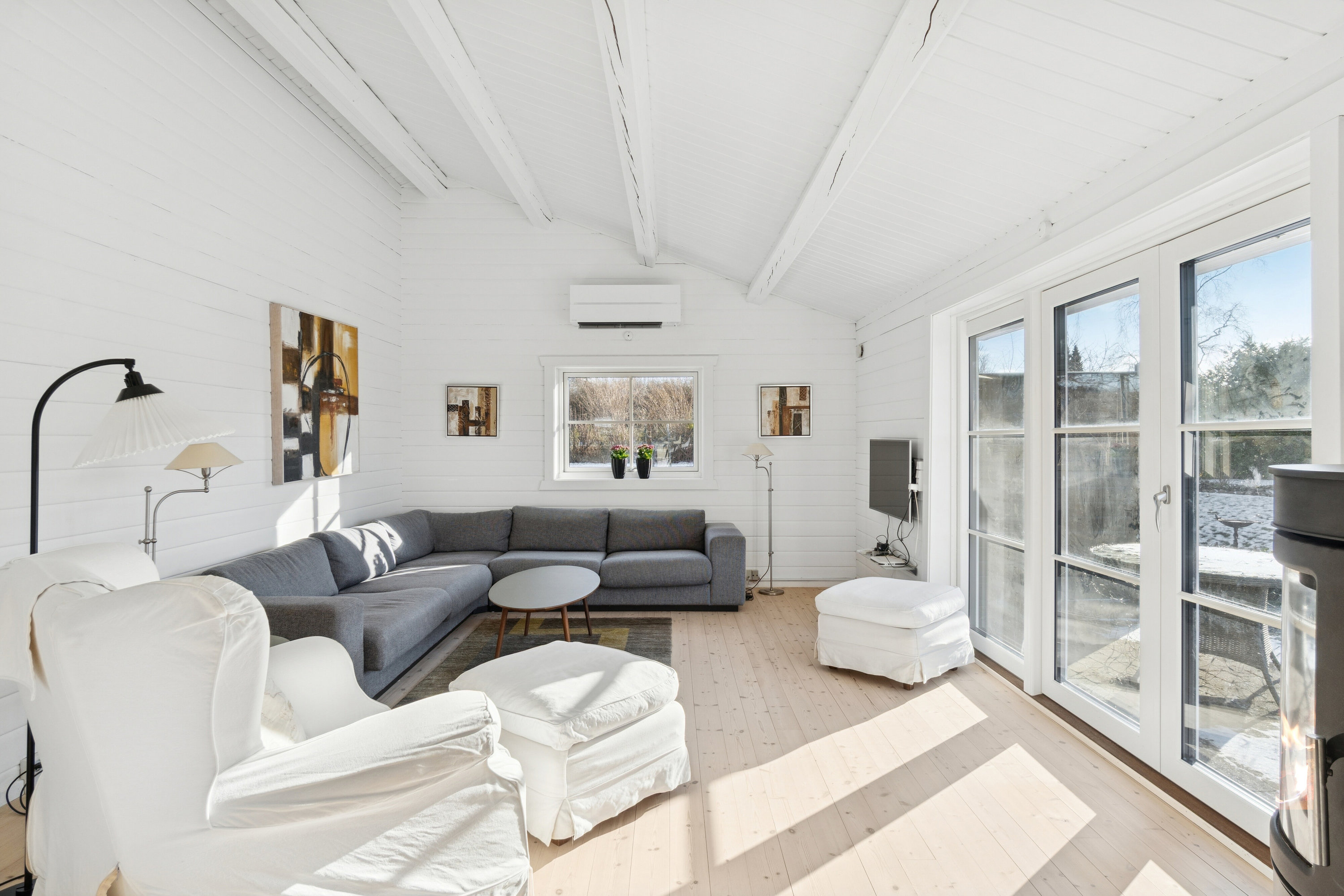 Fremhævet stue billede i fuldskærmstilstand. Billede af Kragevej 7, 3120 Dronningmølle