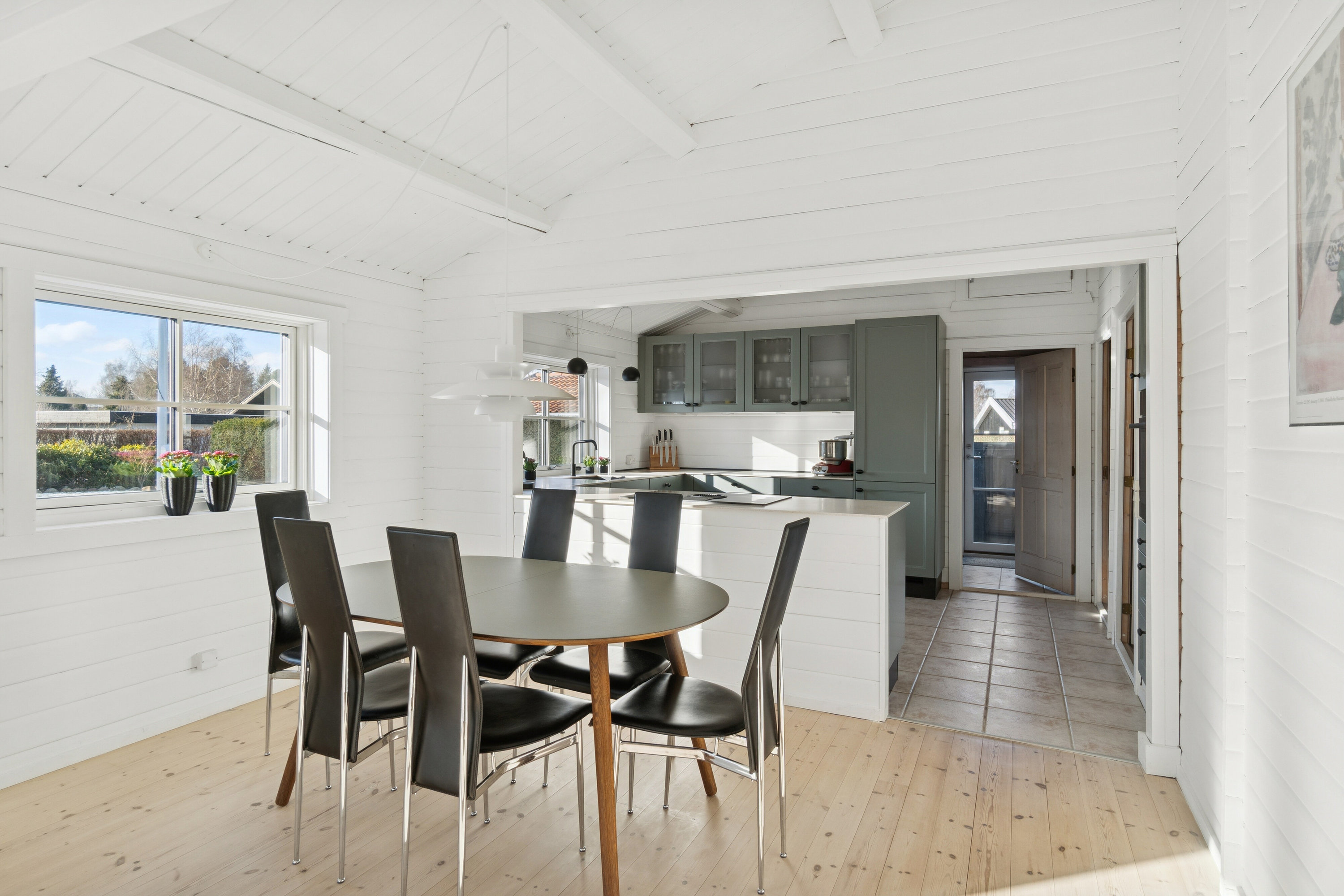 Fremhævet spisestue billede i fuldskærmstilstand. Billede af Kragevej 7, 3120 Dronningmølle