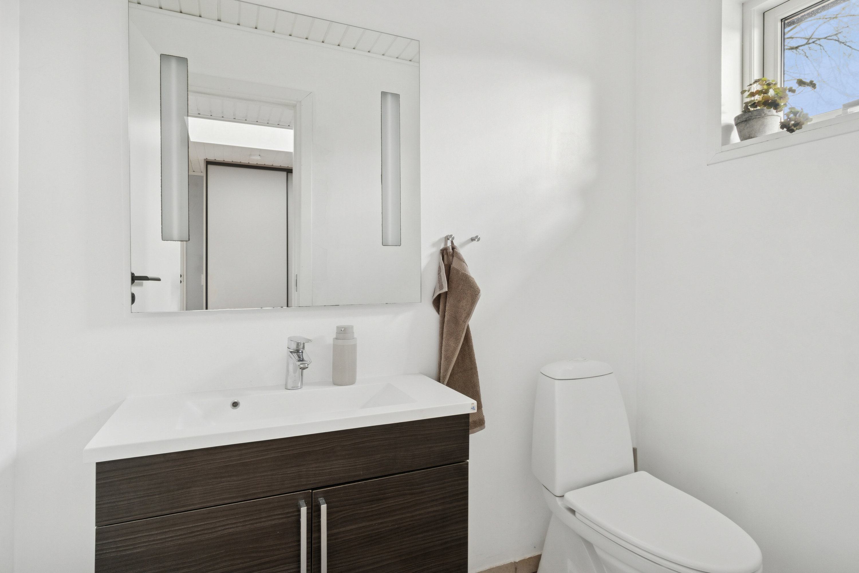 Fremhævet badeværelse billede i fuldskærmstilstand. Billede af Engparken 27, Skovby, 8464 Galten