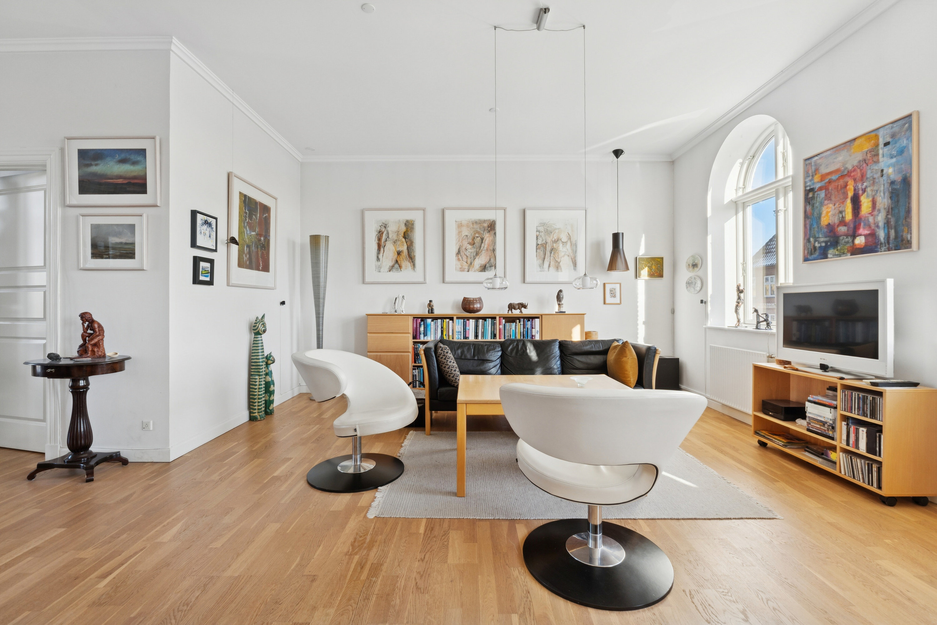 Fremhævet stue billede i fuldskærmstilstand. Billede af Færgevej 14, 1. tv., 5700 Svendborg