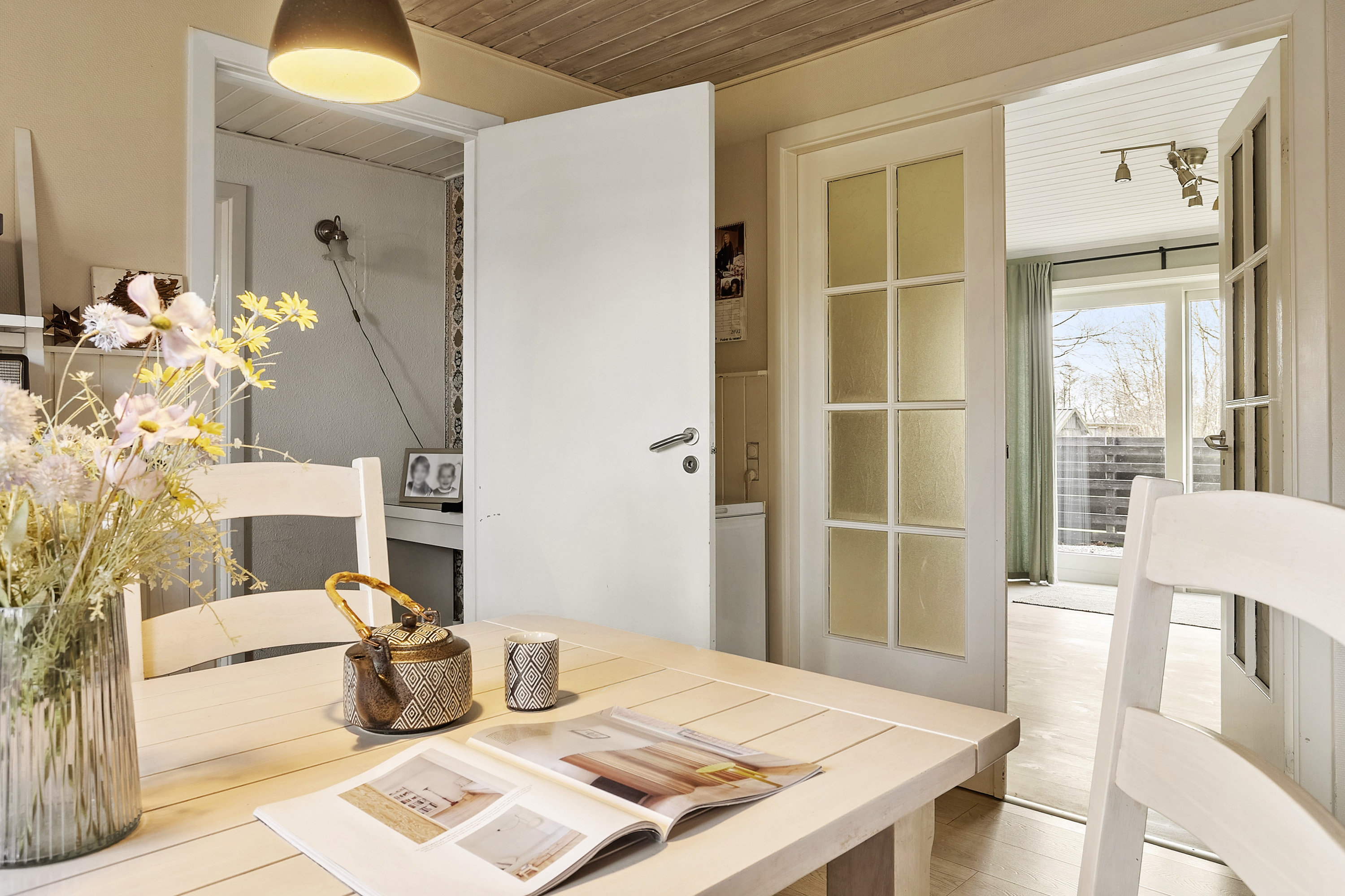 Fremhævet køkken/alrum billede i fuldskærmstilstand. Billede af Kornmarken 3, Foldingbro, 6650 Brørup