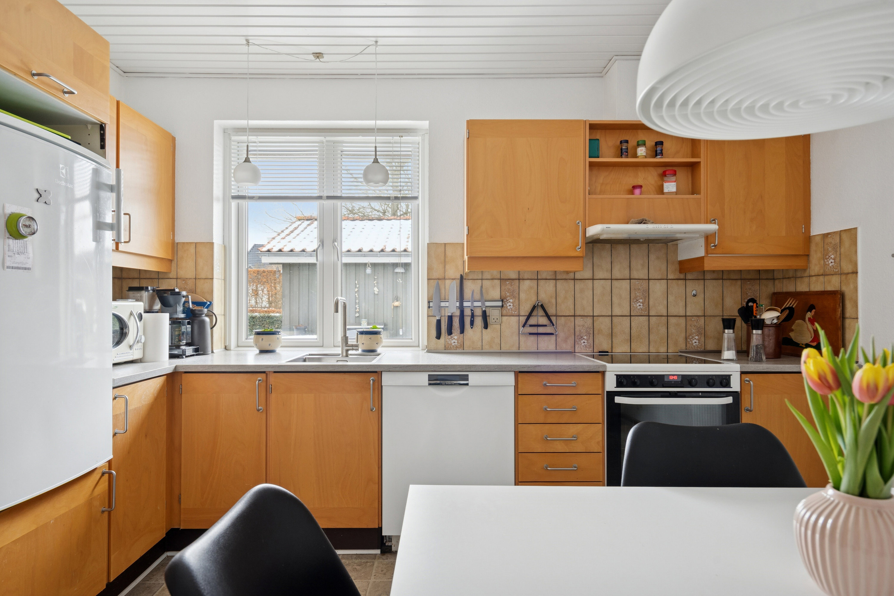 Fremhævet køkken billede i fuldskærmstilstand. Billede af Kalveknækket 24, Kollund, 6340 Kruså