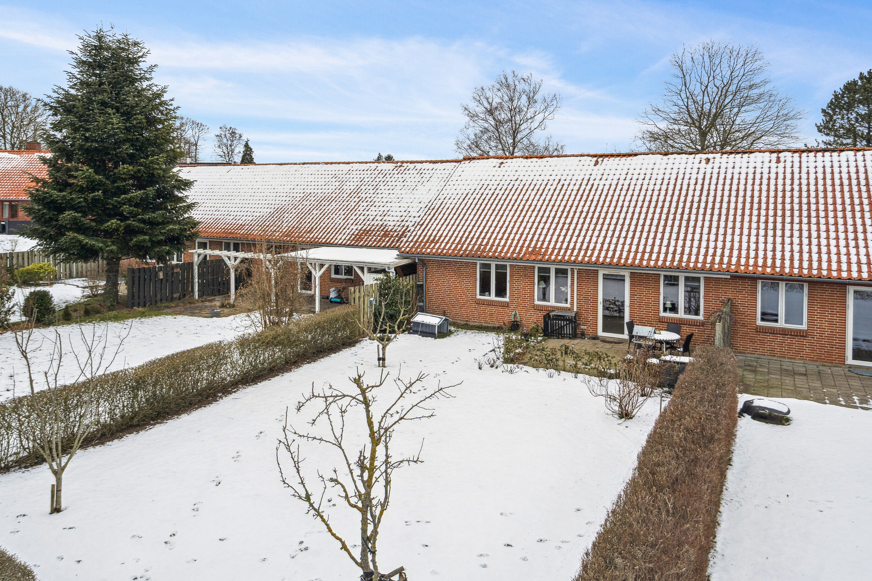 Fremhævet set fra haven billede i fuldskærmstilstand. Billede af Kalveknækket 24, Kollund, 6340 Kruså