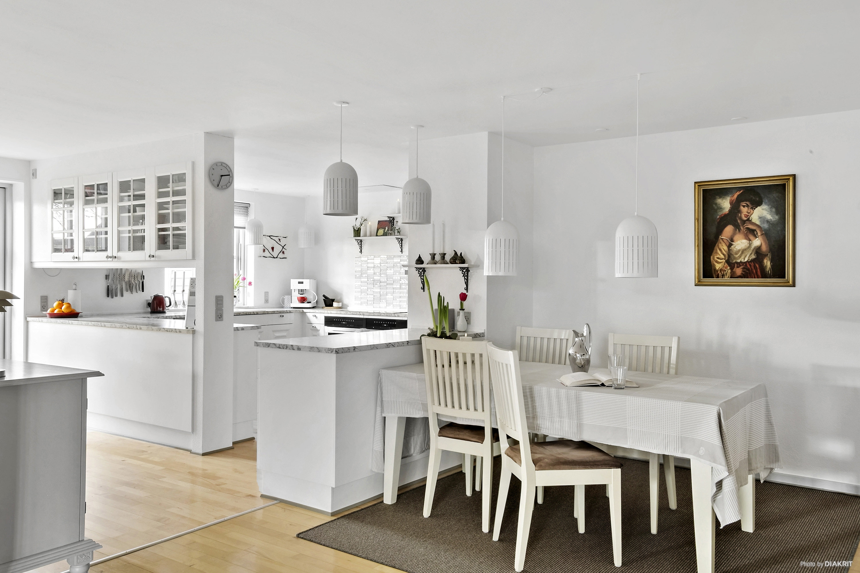 Fremhævet spisestue billede i fuldskærmstilstand. Billede af Ankjær 320, 8300 Odder