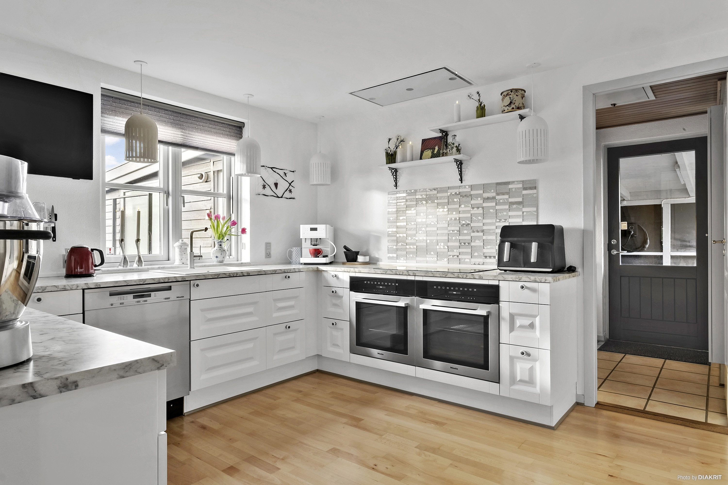 Fremhævet køkken billede i fuldskærmstilstand. Billede af Ankjær 320, 8300 Odder