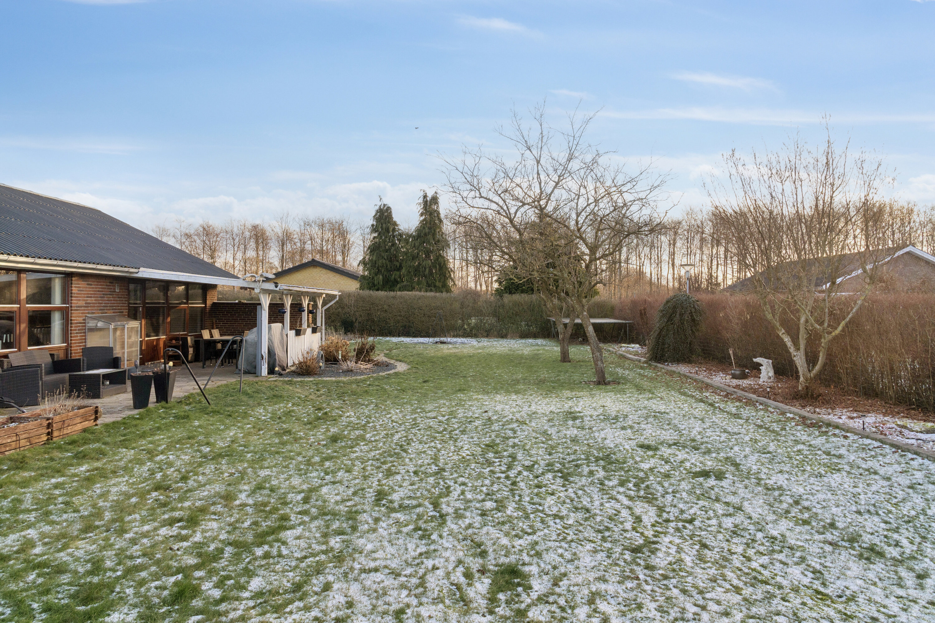 Fremhævet set fra haven billede i fuldskærmstilstand. Billede af Saturnvej 23, 8723 Løsning