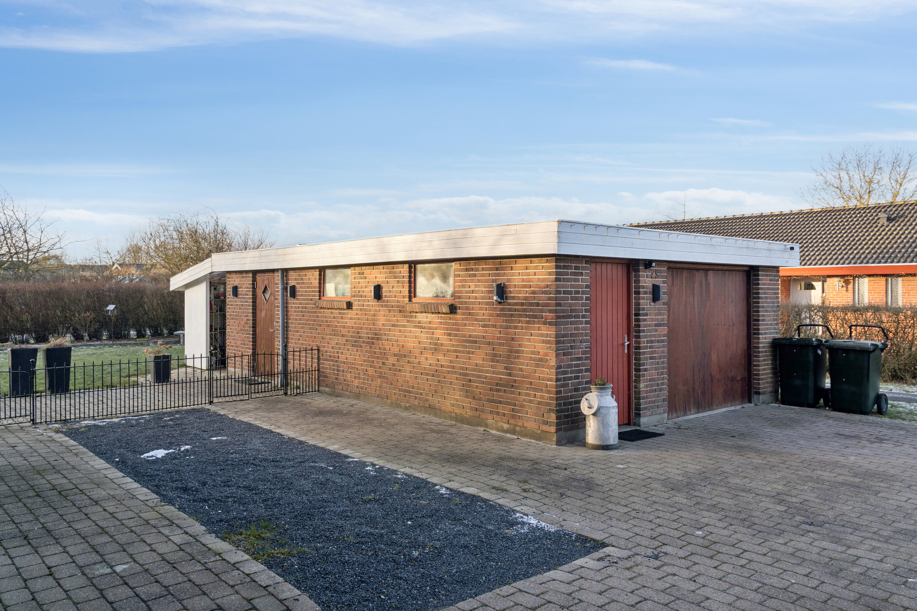 Fremhævet set fra vejen billede i fuldskærmstilstand. Billede af Saturnvej 23, 8723 Løsning