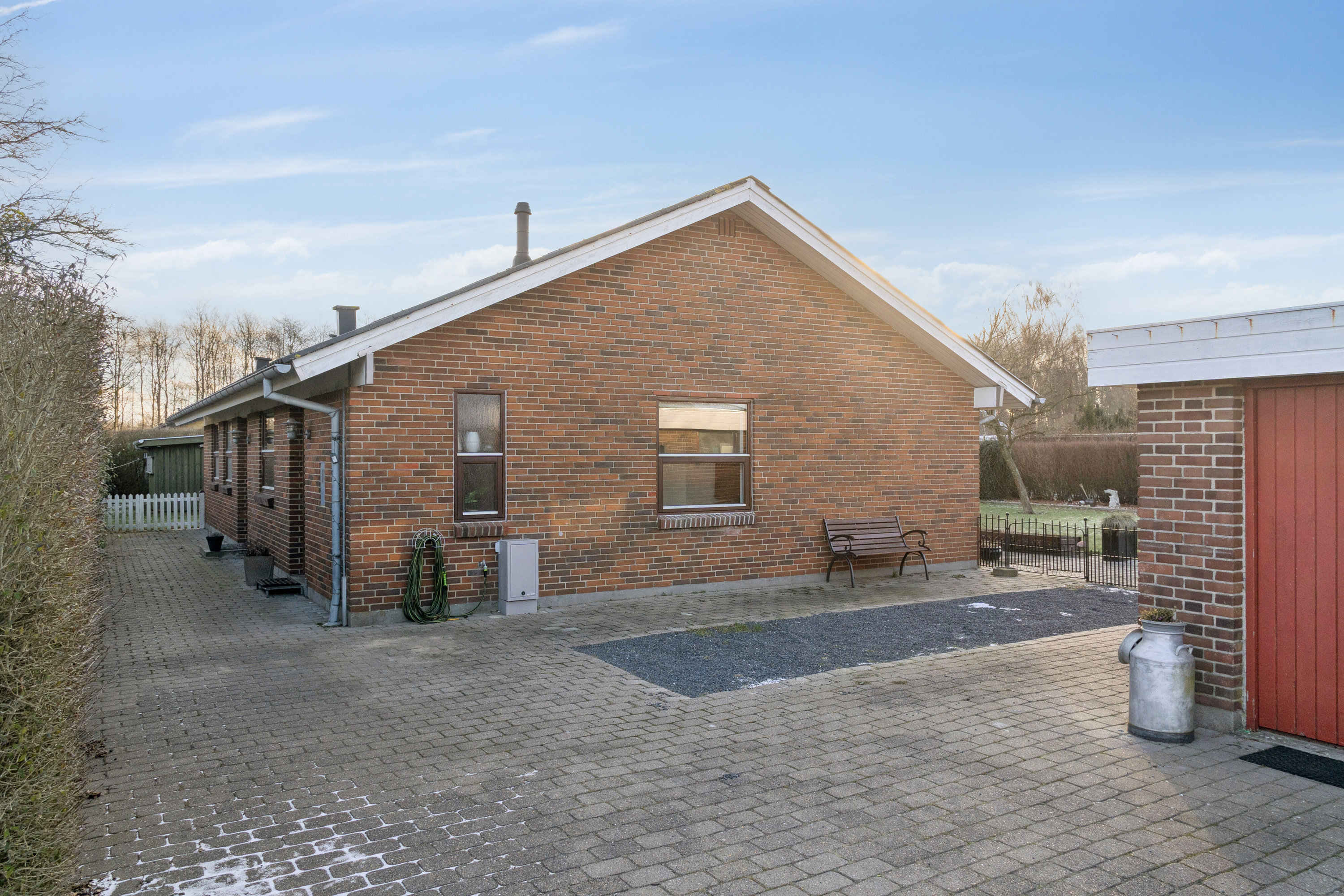 Fremhævet set fra vejen billede i fuldskærmstilstand. Billede af Saturnvej 23, 8723 Løsning