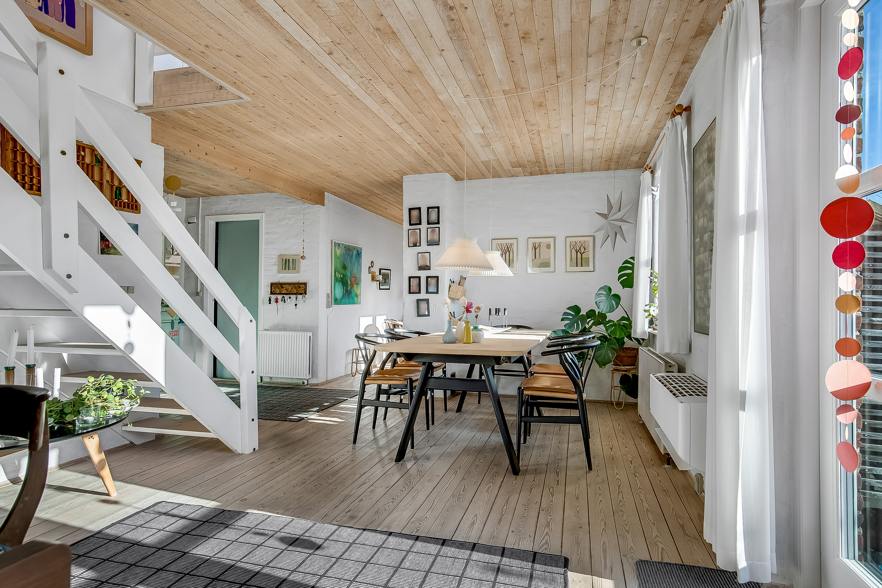 Fremhævet stue billede i fuldskærmstilstand. Billede af Gyndbjerg 21, Agtrup, 6091 Bjert