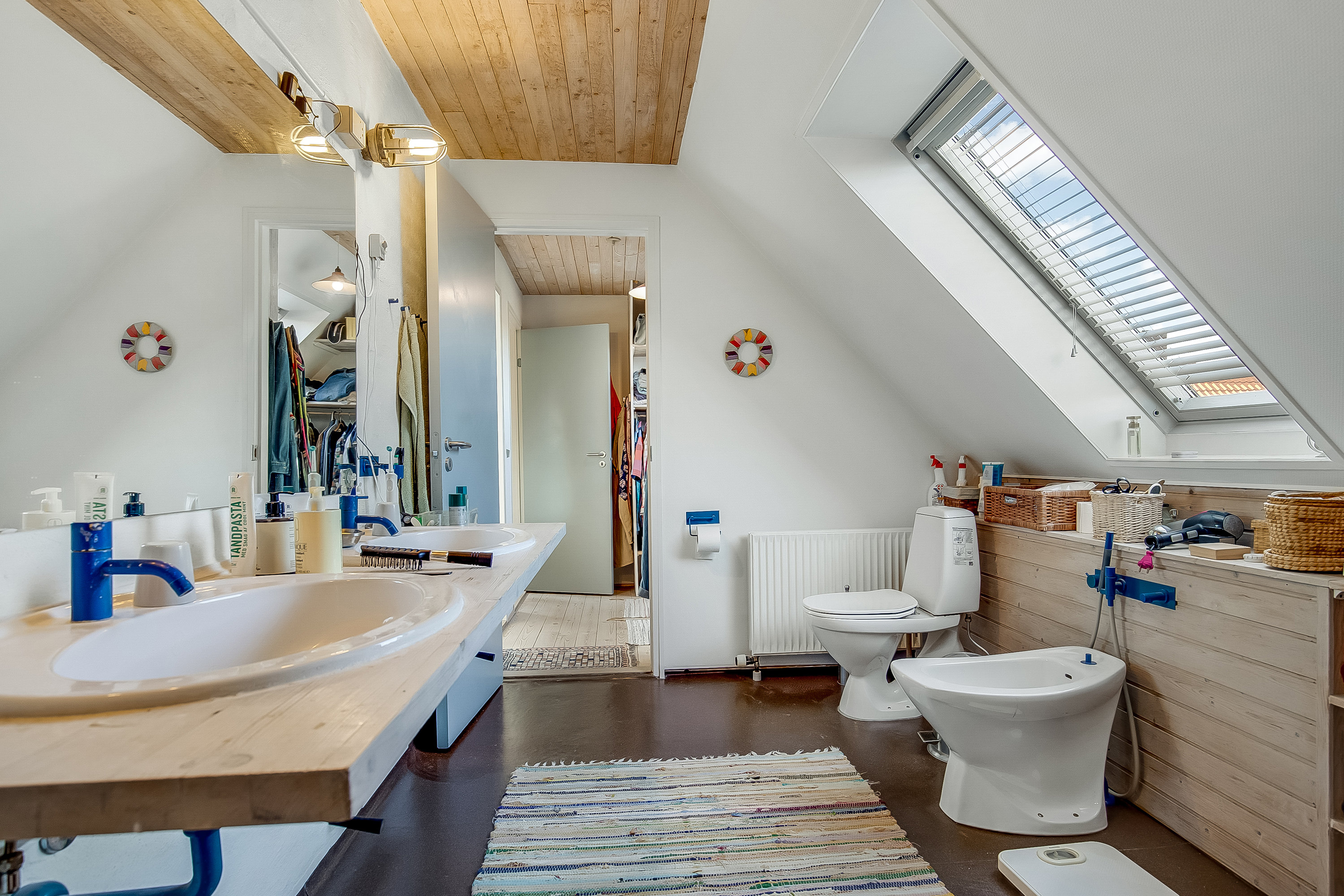 Fremhævet badeværelse billede i fuldskærmstilstand. Billede af Gyndbjerg 21, Agtrup, 6091 Bjert