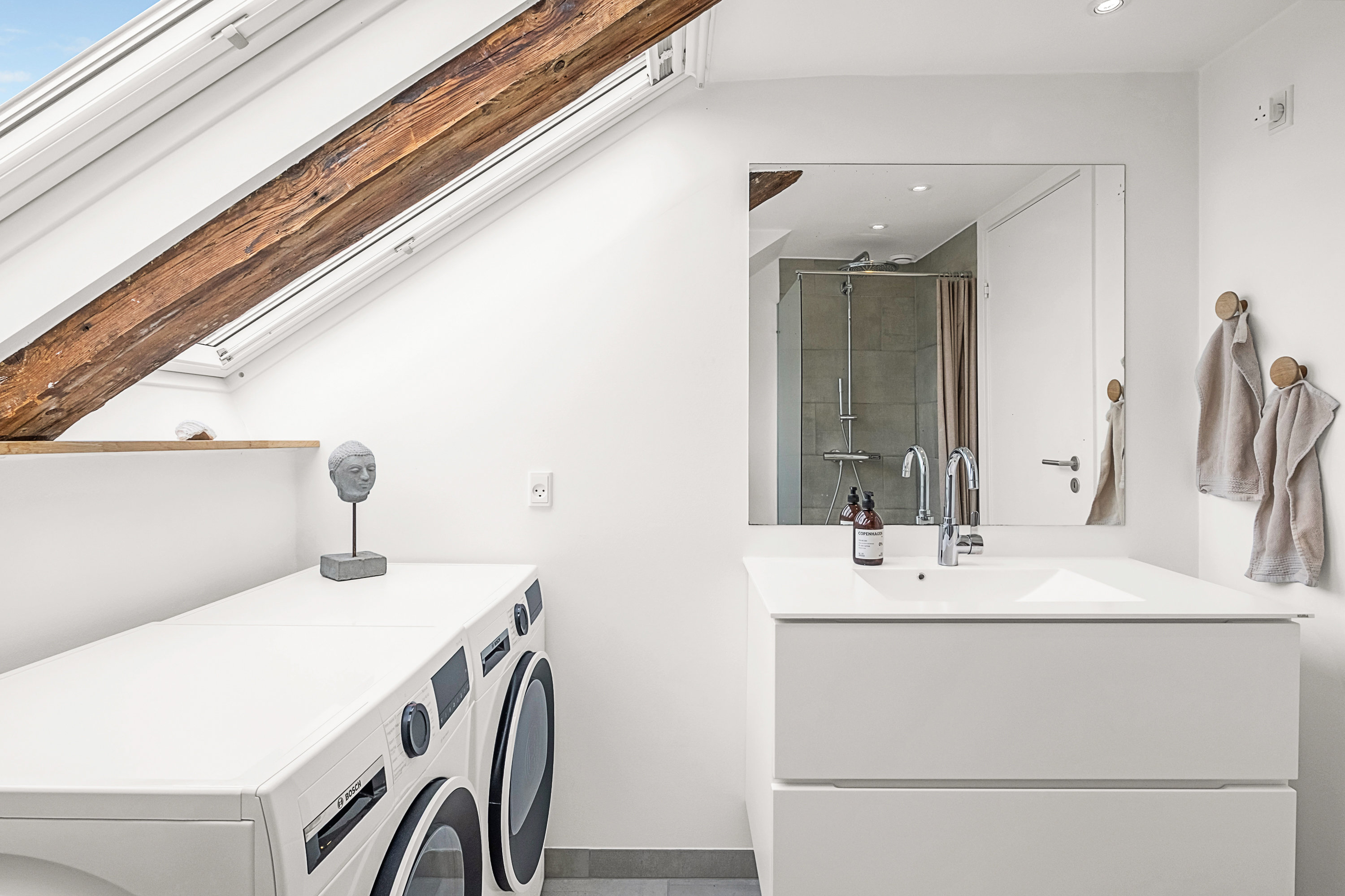 Fremhævet badeværelse billede i fuldskærmstilstand. Billede af Christiansgade 25, 4. tv., 8000 Aarhus C