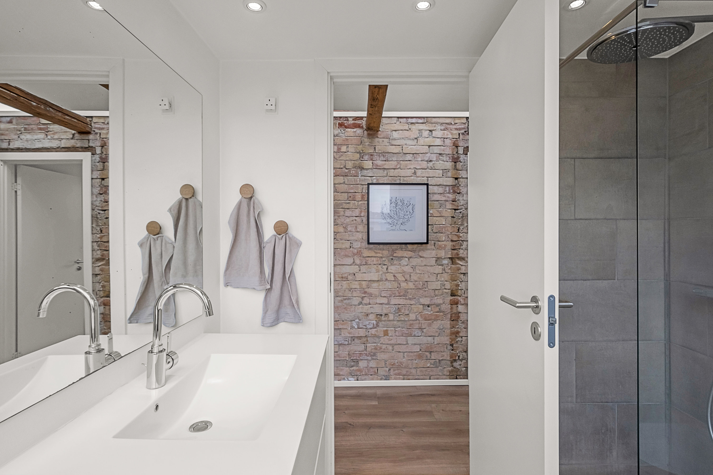 Fremhævet badeværelse billede i fuldskærmstilstand. Billede af Christiansgade 25, 4. tv., 8000 Aarhus C