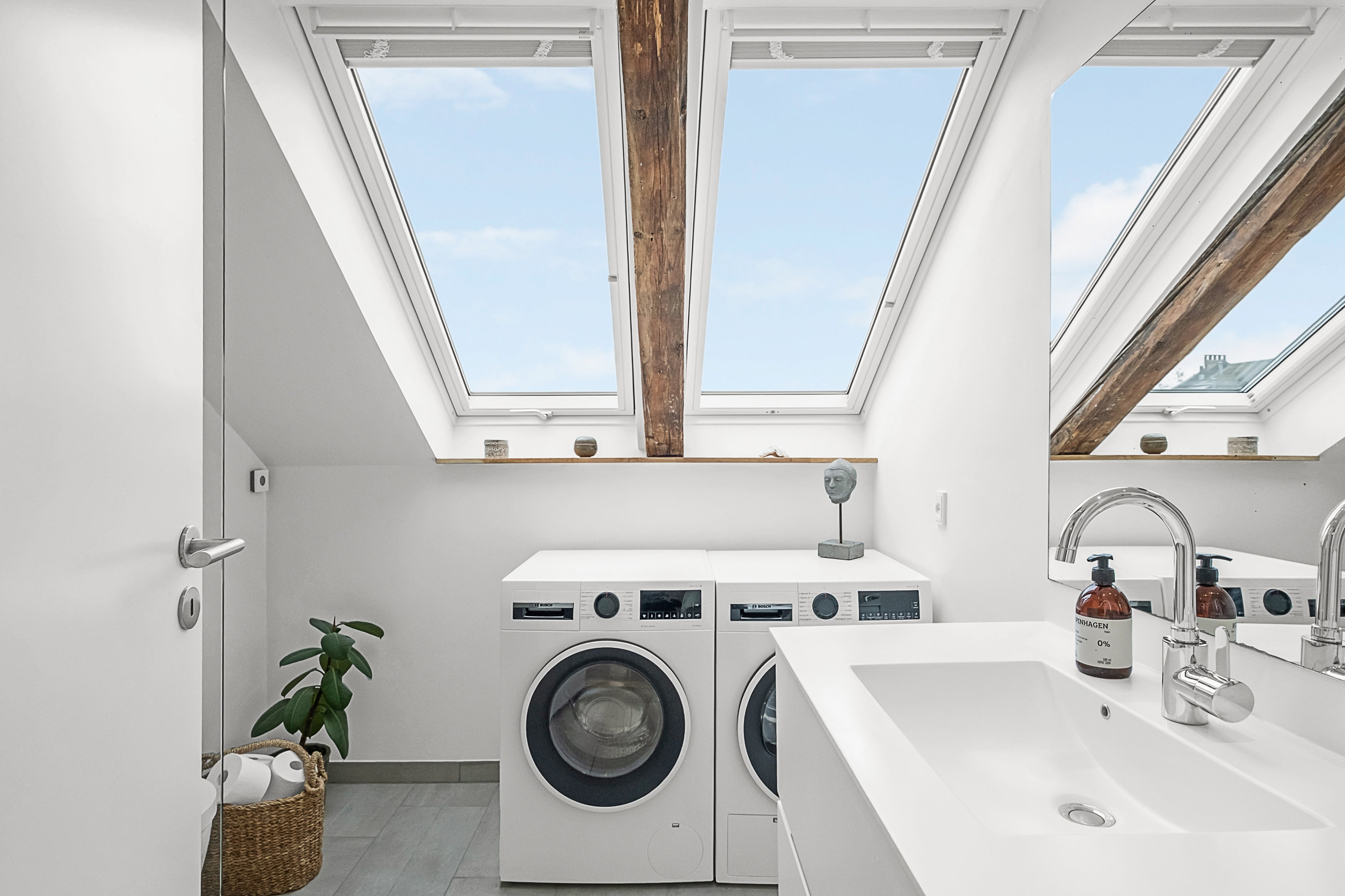 Fremhævet badeværelse billede i fuldskærmstilstand. Billede af Christiansgade 25, 4. tv., 8000 Aarhus C