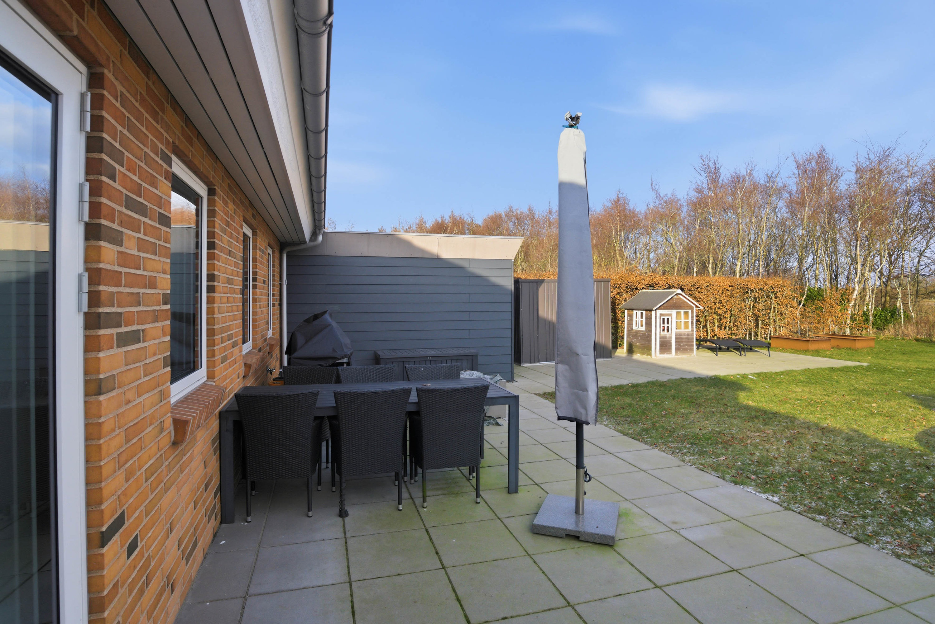 Fremhævet terrasse billede i fuldskærmstilstand. Billede af Skovstjernen 27, Mejrup, 7500 Holstebro