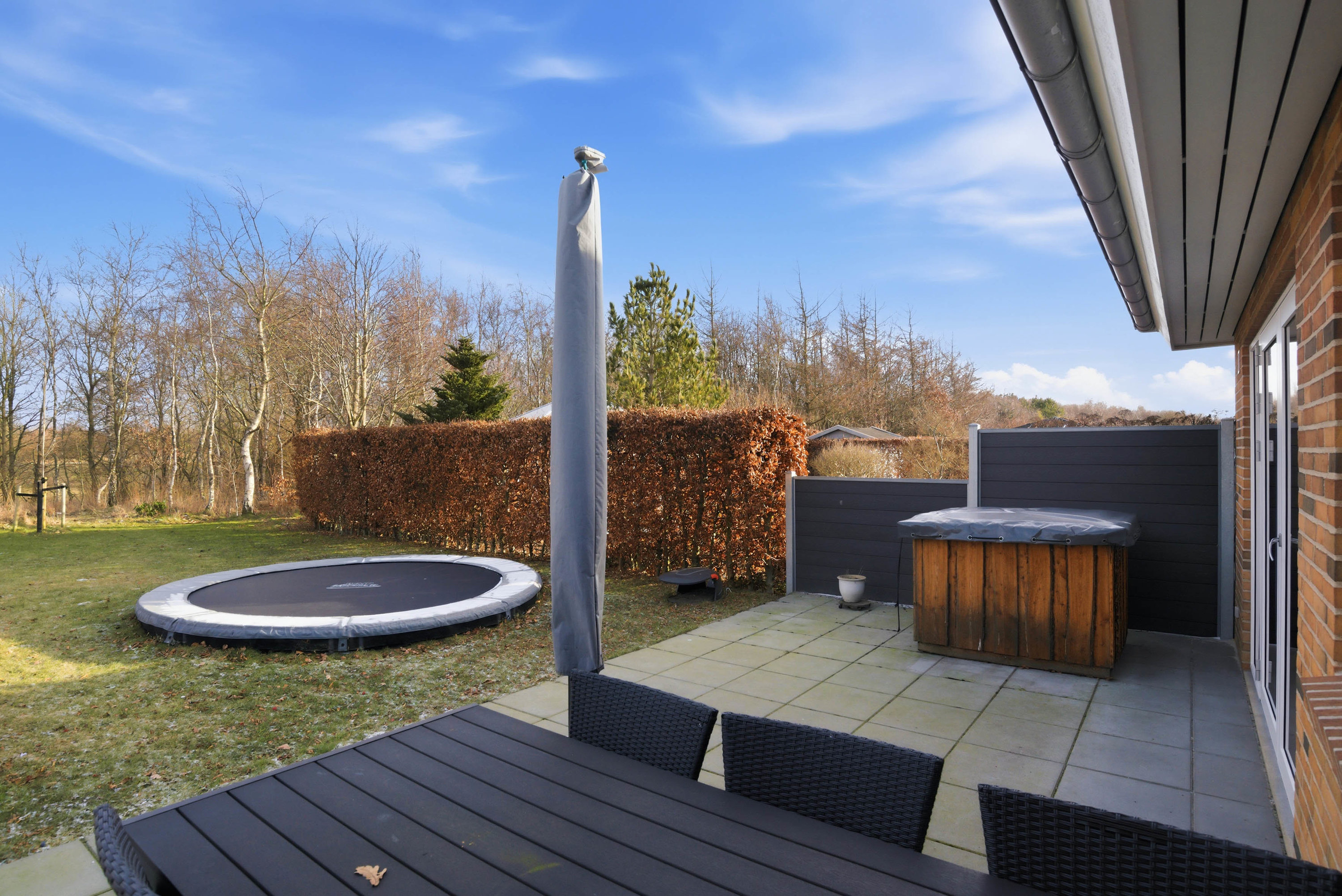 Fremhævet terrasse billede i fuldskærmstilstand. Billede af Skovstjernen 27, Mejrup, 7500 Holstebro