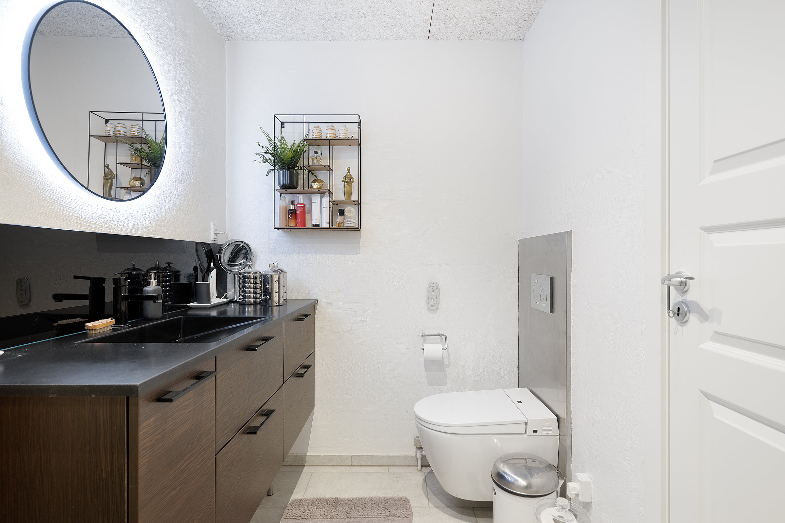 Fremhævet badeværelse billede i fuldskærmstilstand. Billede af Enighedsvej 1, 8963 Auning