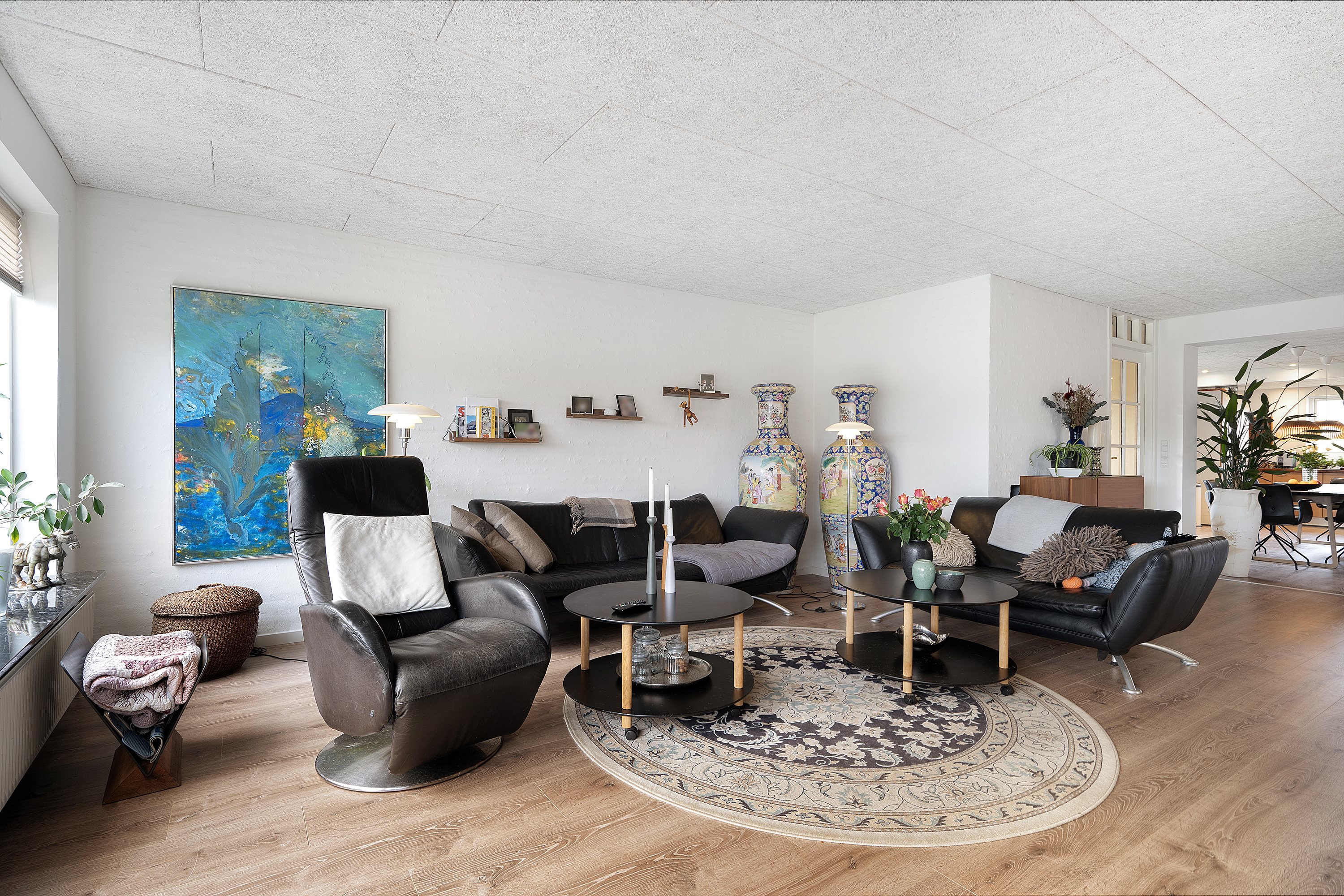 Fremhævet stue billede i fuldskærmstilstand. Billede af Enighedsvej 1, 8963 Auning