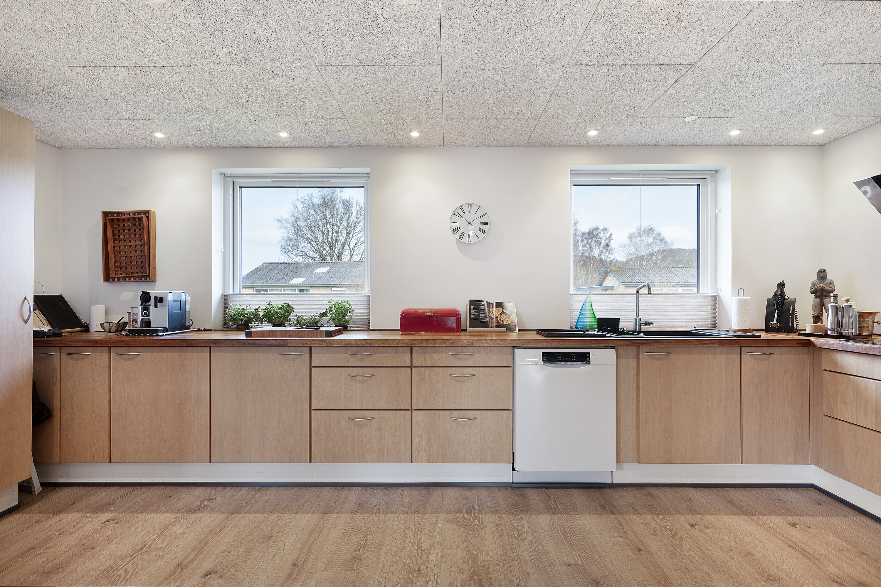 Fremhævet køkken alrum billede i fuldskærmstilstand. Billede af Enighedsvej 1, 8963 Auning