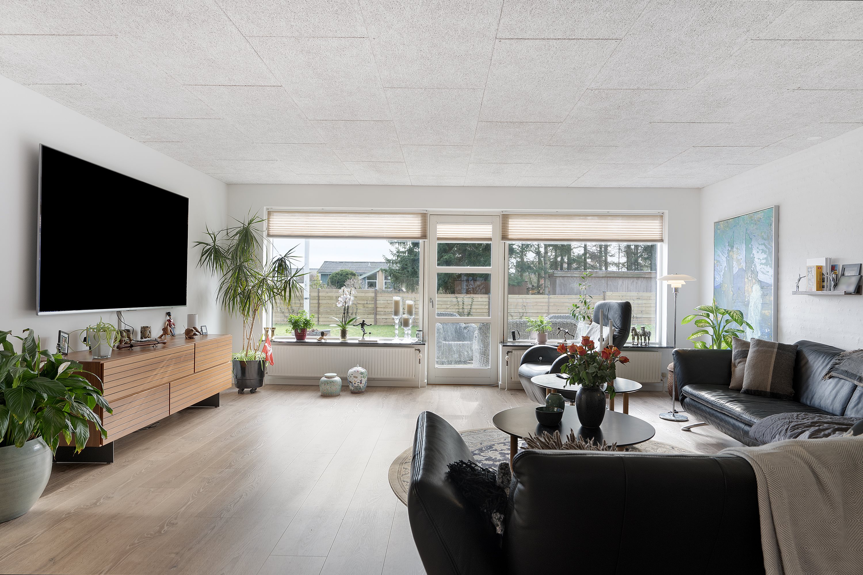 Fremhævet stue billede i fuldskærmstilstand. Billede af Enighedsvej 1, 8963 Auning