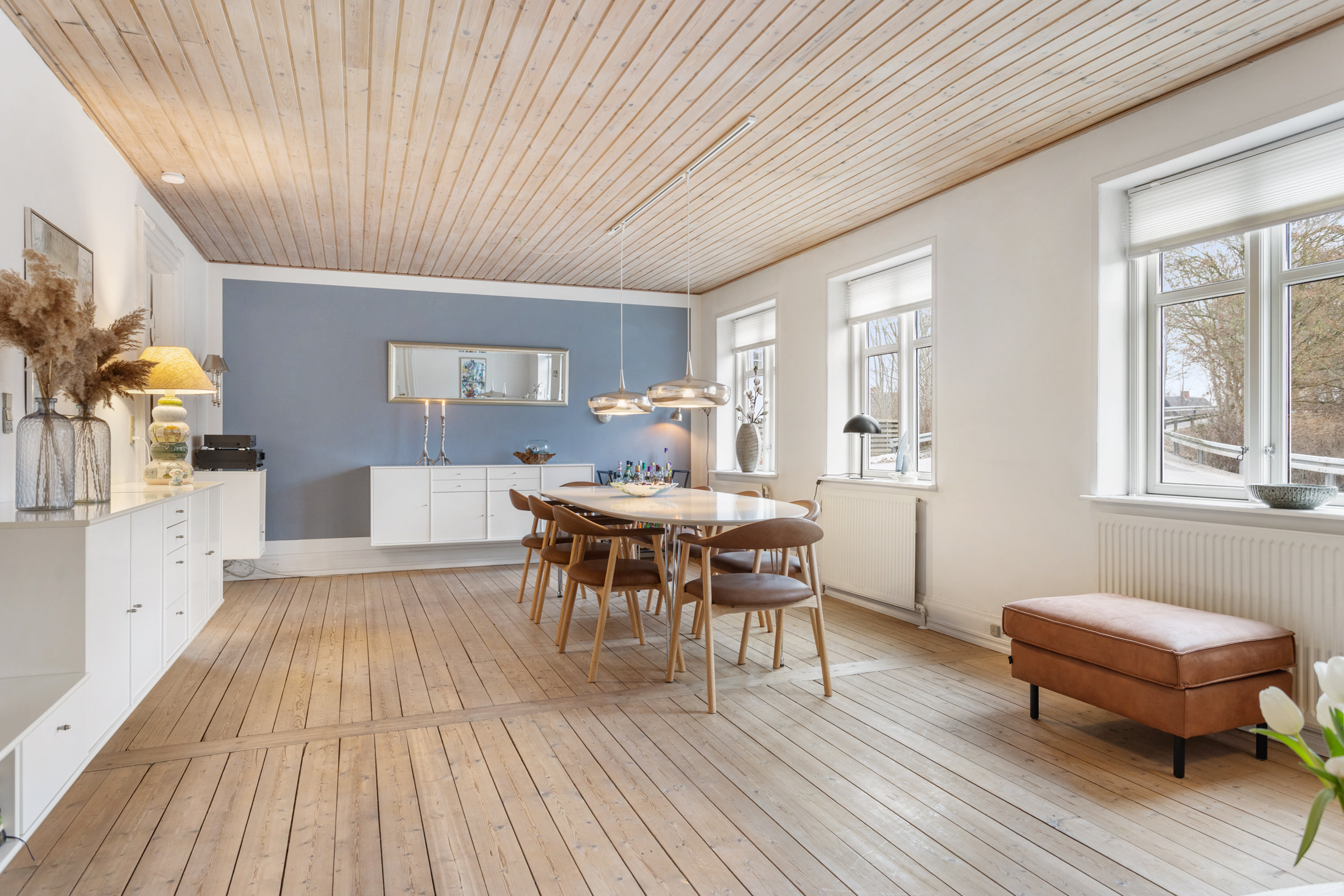 Fremhævet stue billede i fuldskærmstilstand. Billede af Brovej 5, Kvissel, 9900 Frederikshavn