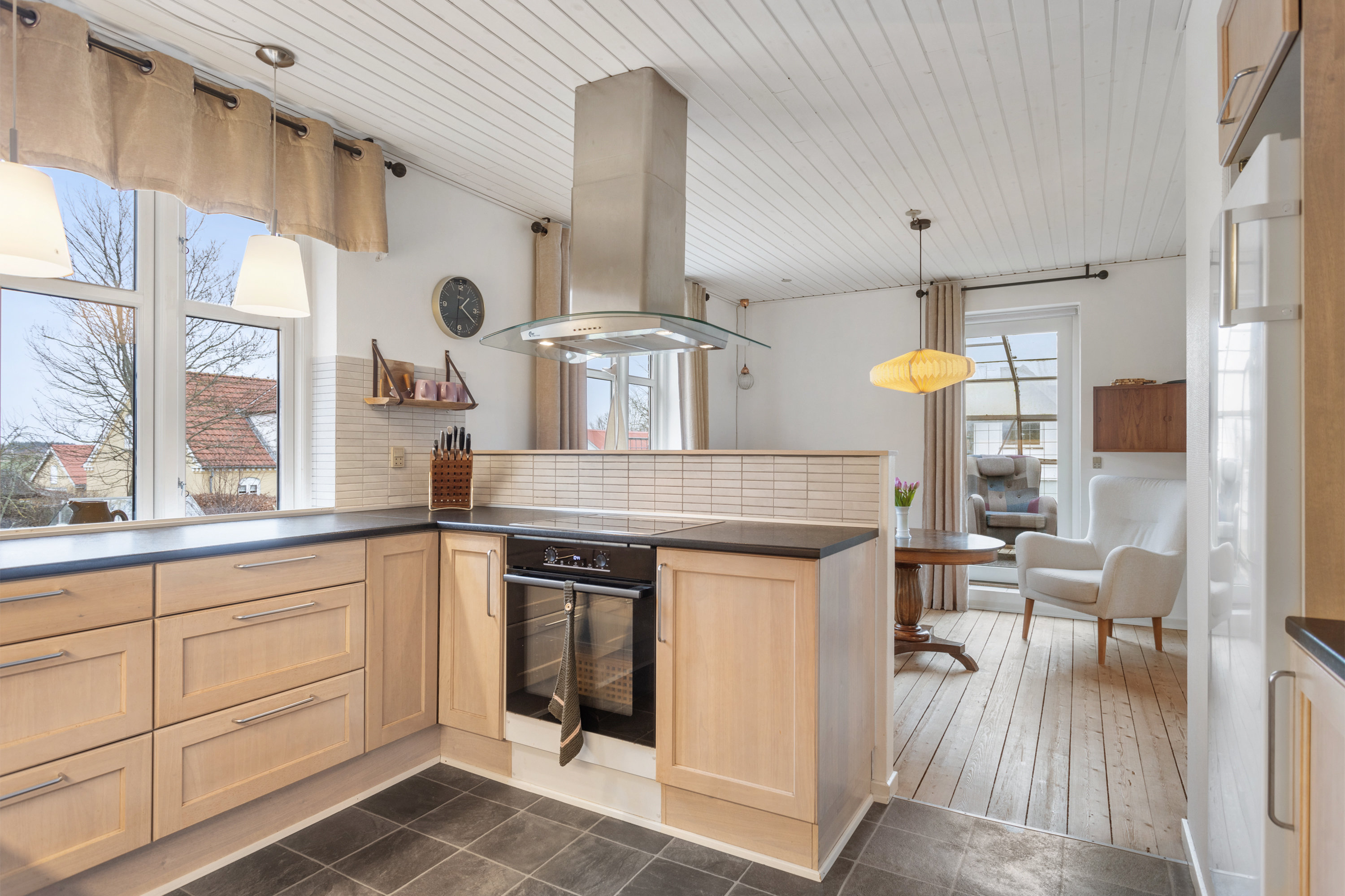 Fremhævet køkken billede i fuldskærmstilstand. Billede af Brovej 5, Kvissel, 9900 Frederikshavn