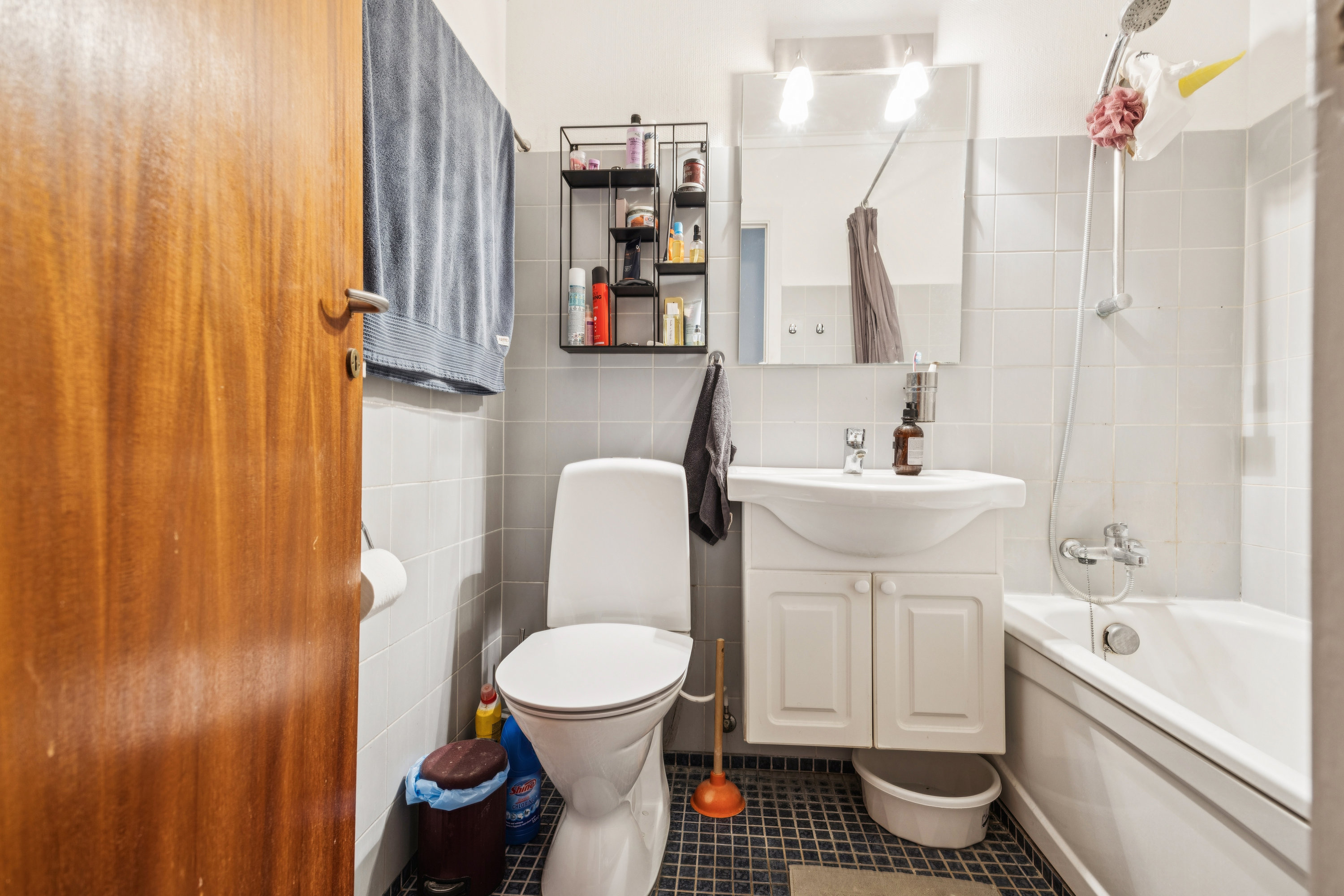 Fremhævet badeværelse billede i fuldskærmstilstand. Billede af Harsdorffsvej 11, 2. 8., 1874 Frederiksberg C