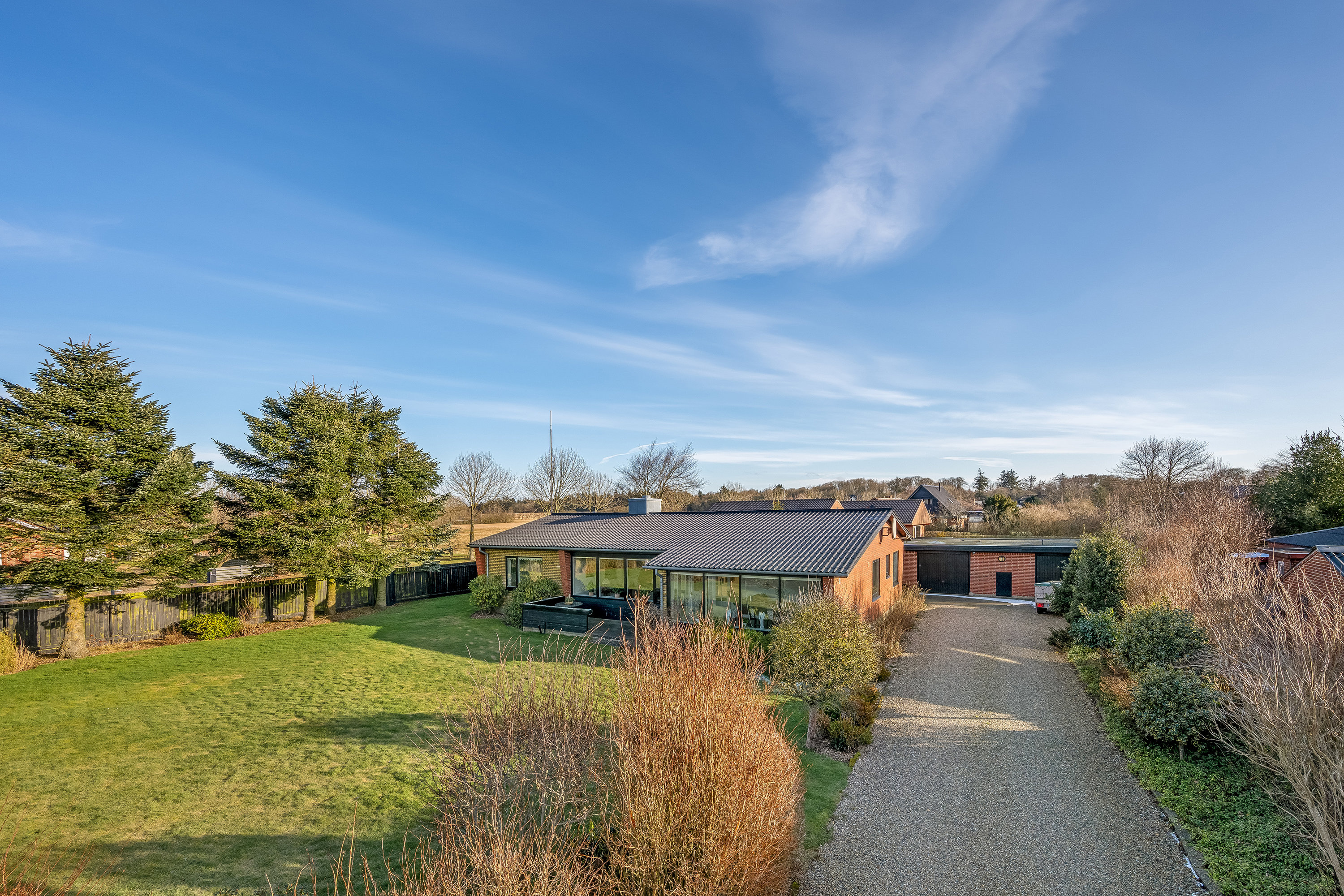 Fremhævet facade billede i fuldskærmstilstand. Billede af Uglbjergvej 6, Dejbjerg, 6900 Skjern