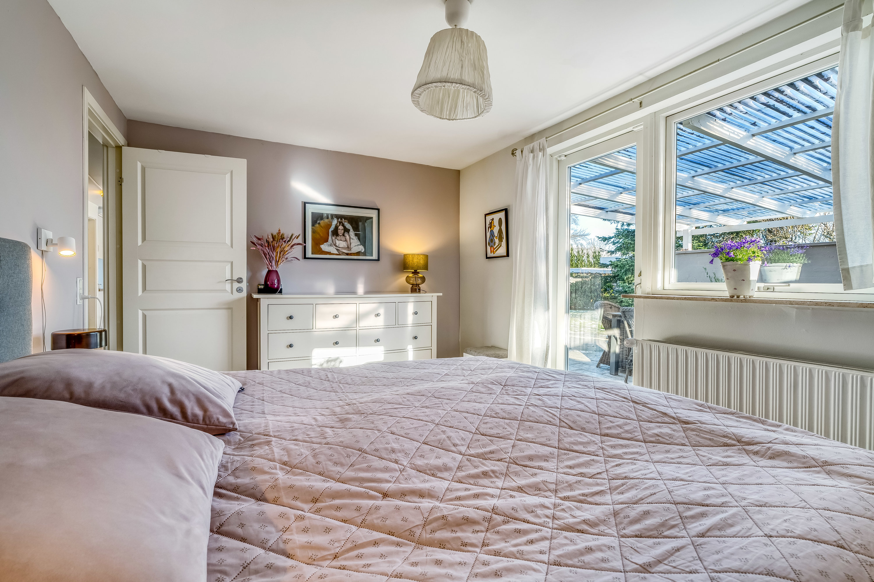 Fremhævet soveværelse billede i fuldskærmstilstand. Billede af Søparken 4, Annisse, 3200 Helsinge