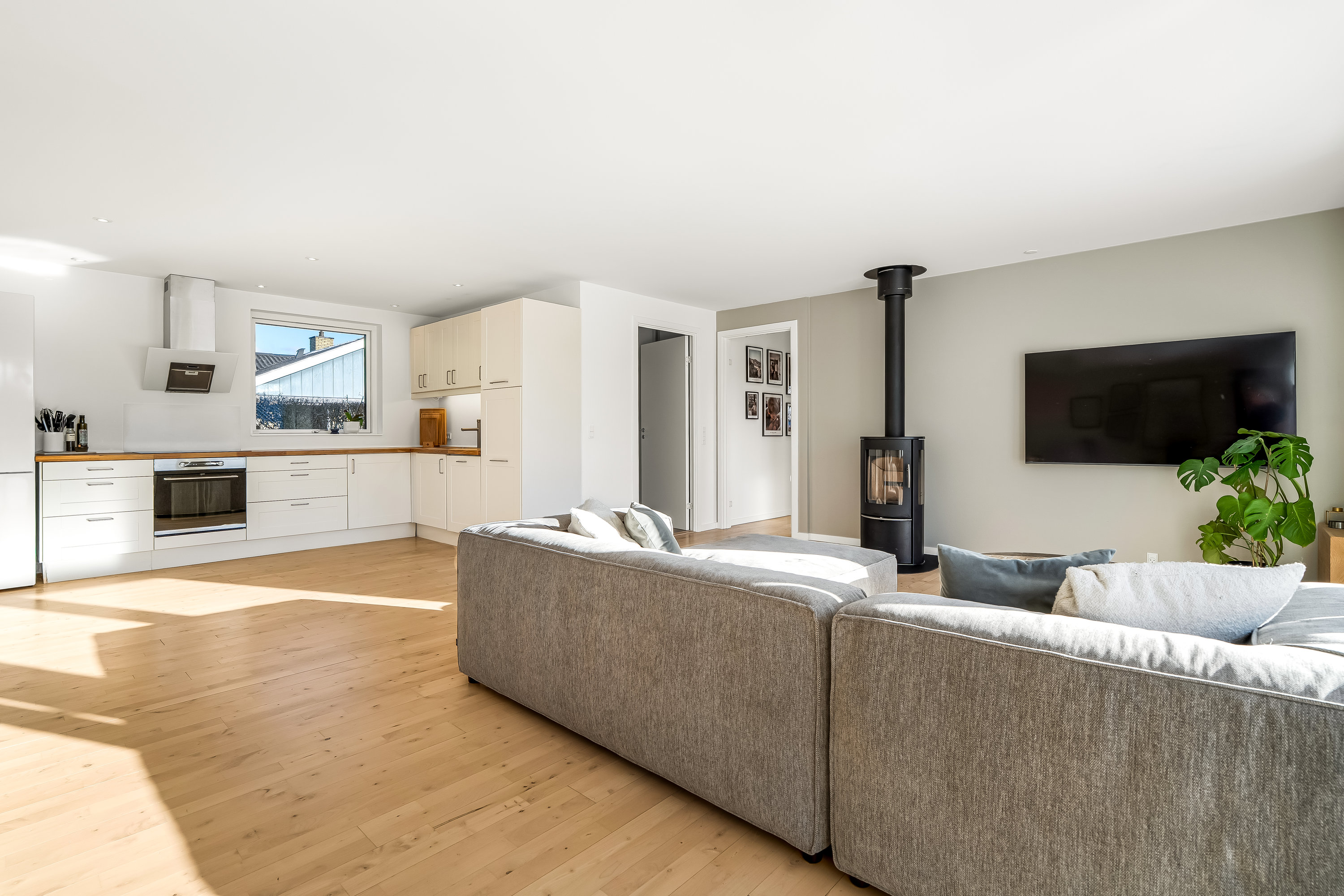 Fremhævet stue billede i fuldskærmstilstand. Billede af Tulstrup Have 4, Tulstrup, 3400 Hillerød