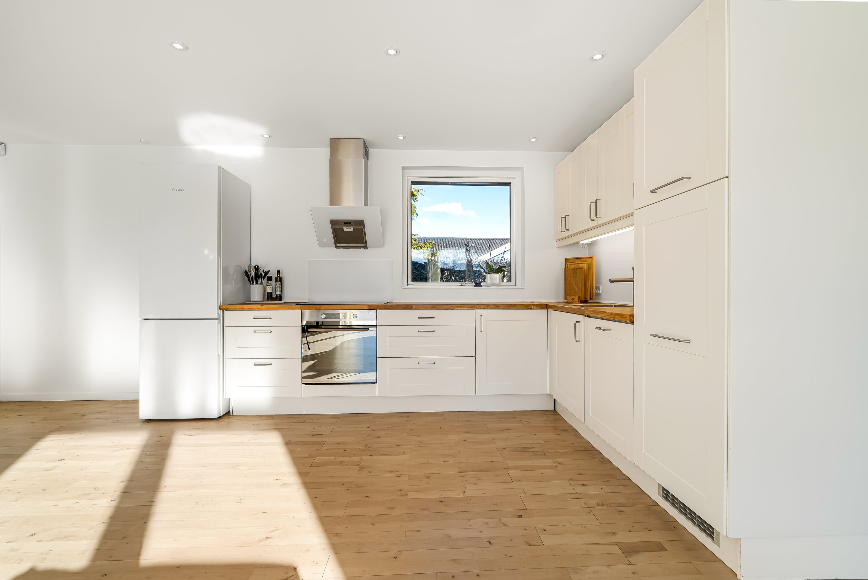 Fremhævet køkken billede i fuldskærmstilstand. Billede af Tulstrup Have 4, Tulstrup, 3400 Hillerød