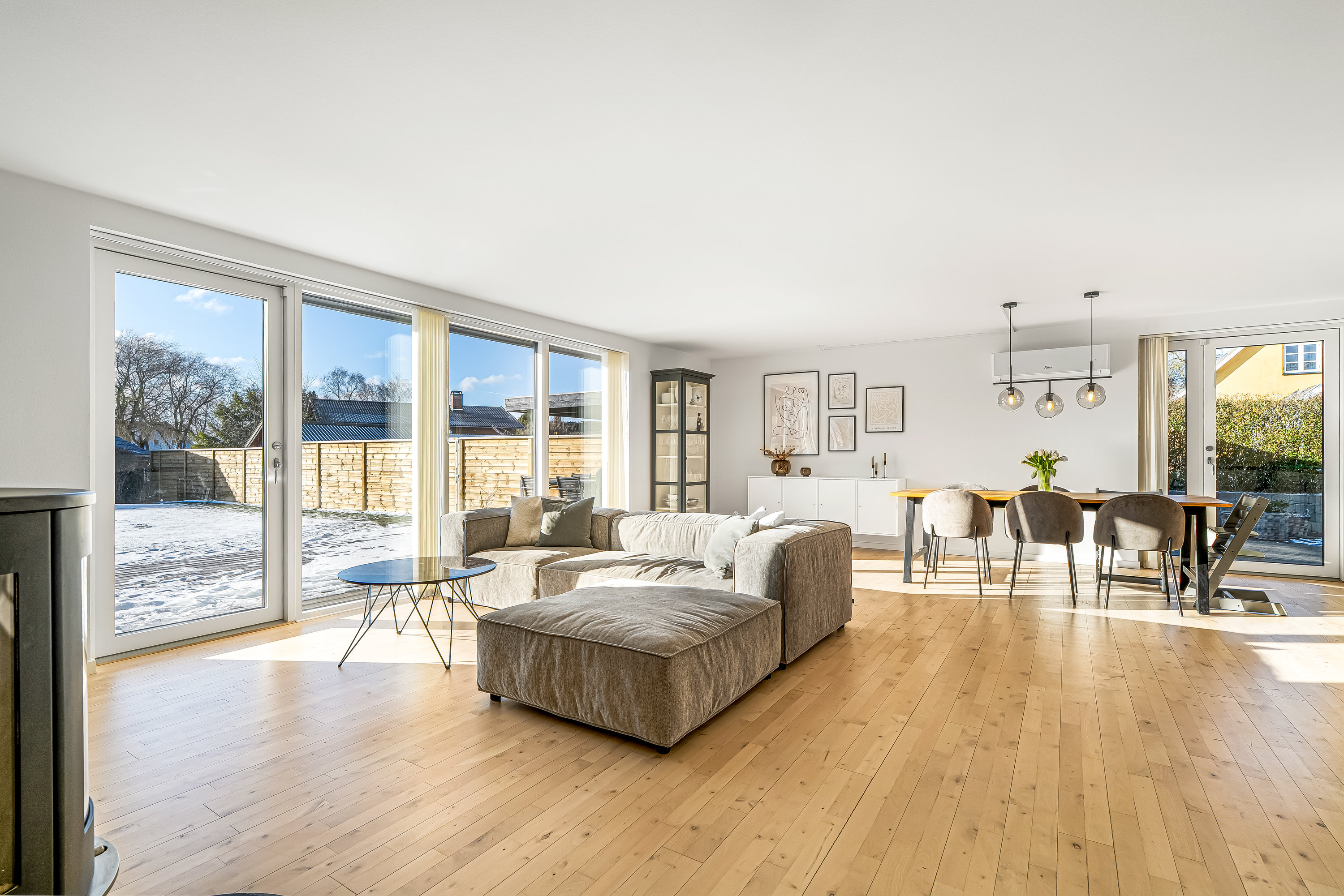 Fremhævet stue billede i fuldskærmstilstand. Billede af Tulstrup Have 4, Tulstrup, 3400 Hillerød