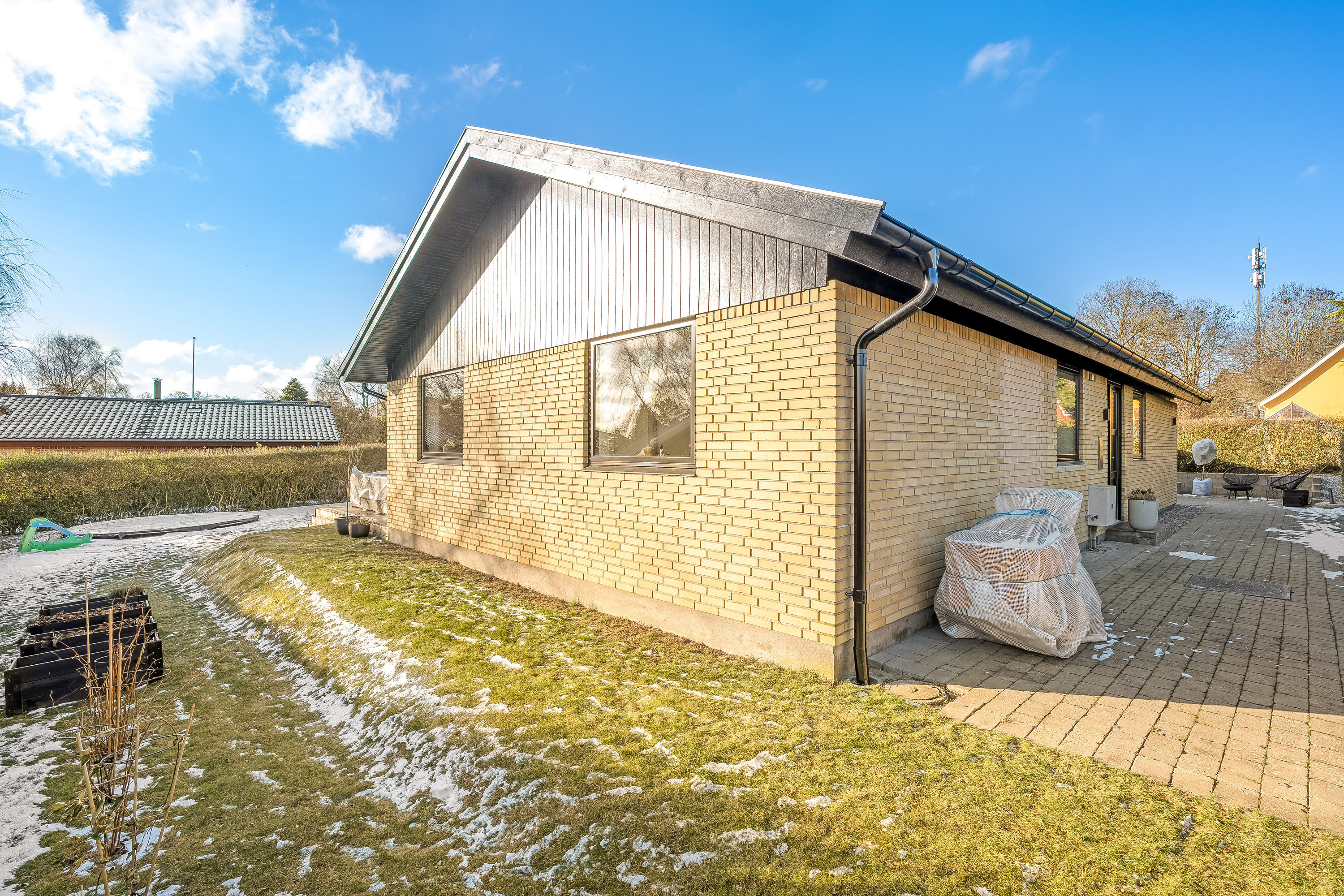 Fremhævet facade billede i fuldskærmstilstand. Billede af Tulstrup Have 4, Tulstrup, 3400 Hillerød