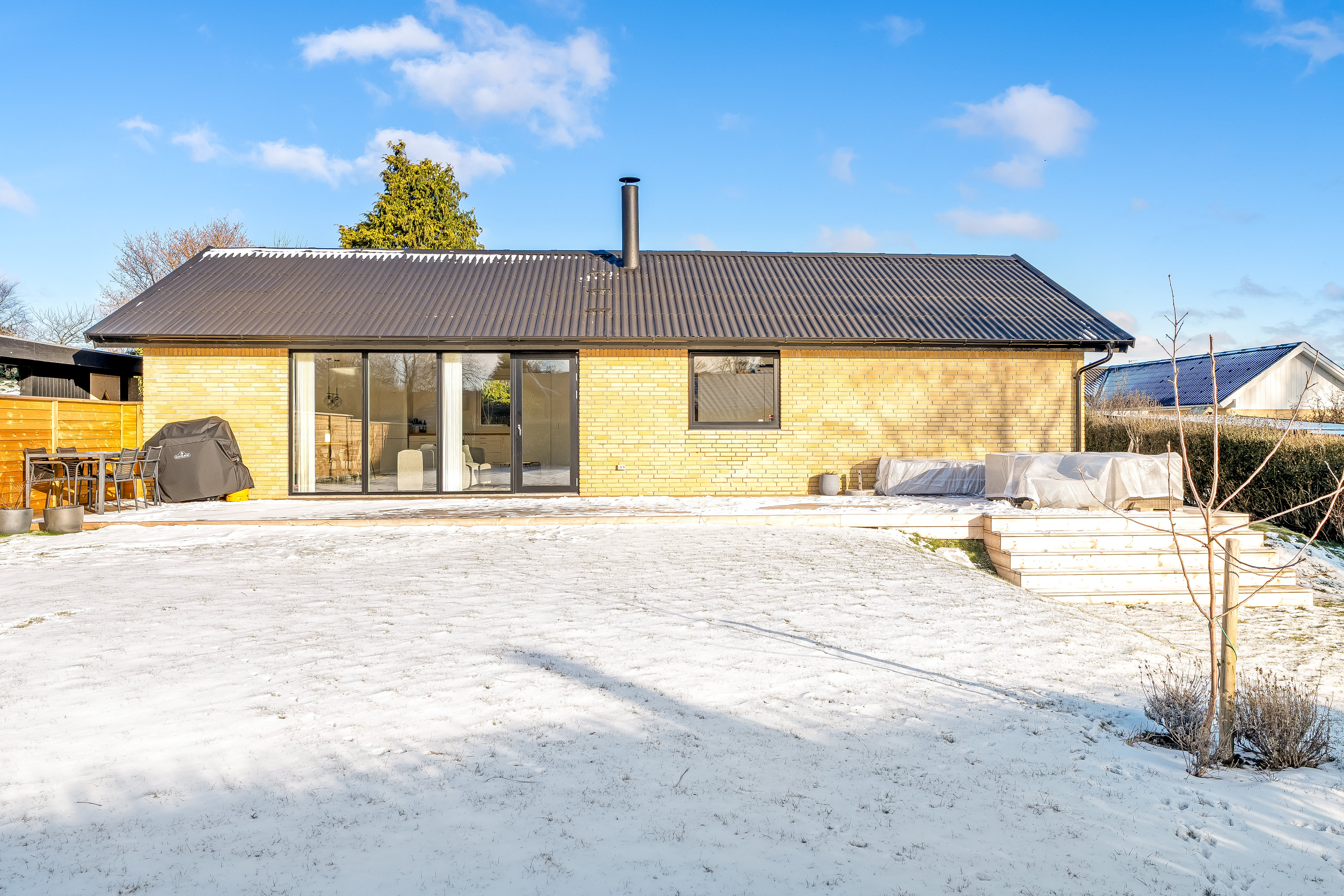 Fremhævet facade billede i fuldskærmstilstand. Billede af Tulstrup Have 4, Tulstrup, 3400 Hillerød