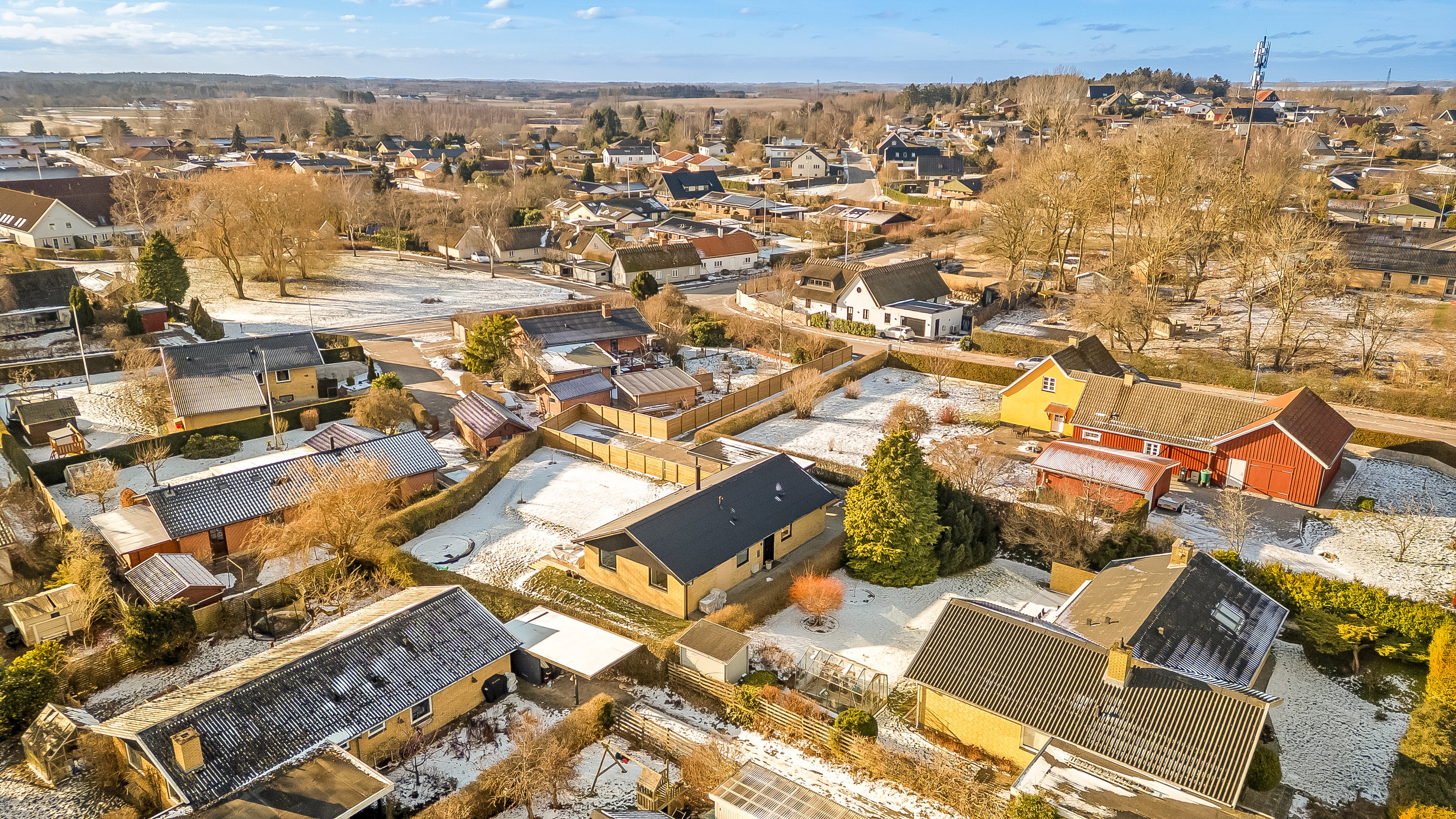 Fremhævet luftfoto billede i fuldskærmstilstand. Billede af Tulstrup Have 4, Tulstrup, 3400 Hillerød