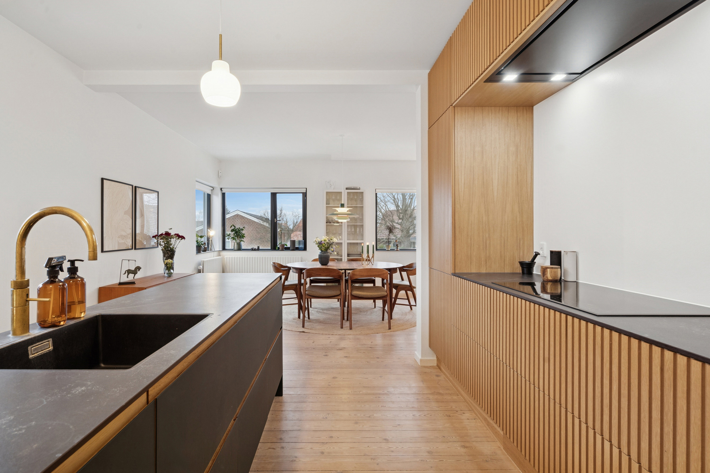 Miniaturebillede 1: køkken. Billede af Thornbæks Allé 22, 8270 Højbjerg