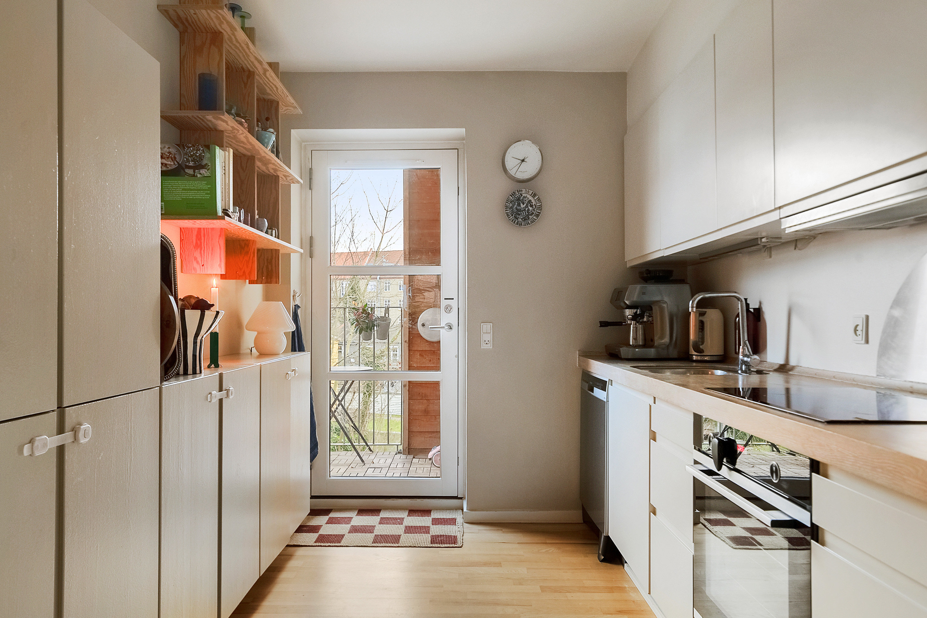 Fremhævet køkken billede i fuldskærmstilstand. Billede af Ivar Huitfeldts Gade 56, 1. tv., Trøjborg, 8200 Aarhus N