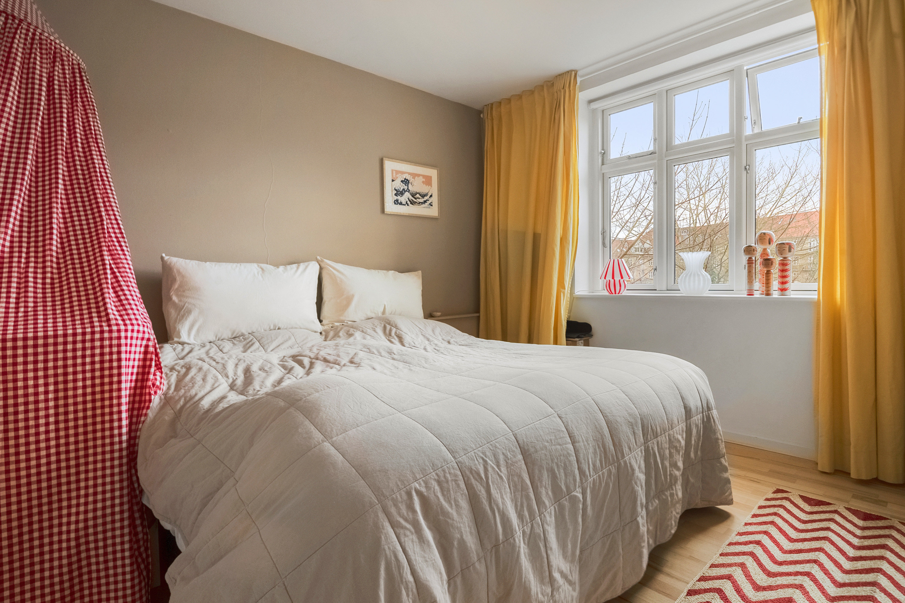 Fremhævet soveværelse billede i fuldskærmstilstand. Billede af Ivar Huitfeldts Gade 56, 1. tv., Trøjborg, 8200 Aarhus N