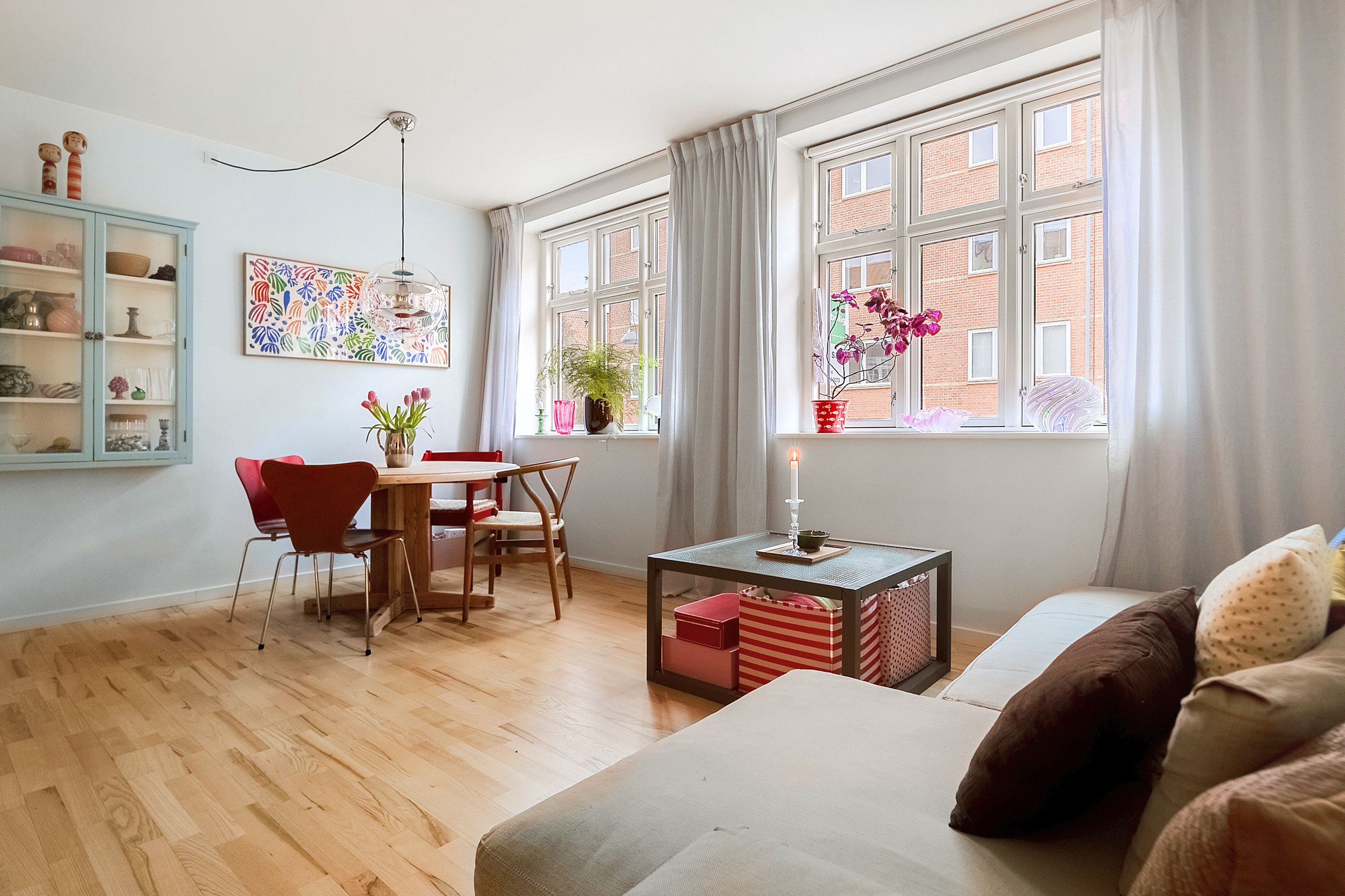 Fremhævet stue billede i fuldskærmstilstand. Billede af Ivar Huitfeldts Gade 56, 1. tv., Trøjborg, 8200 Aarhus N