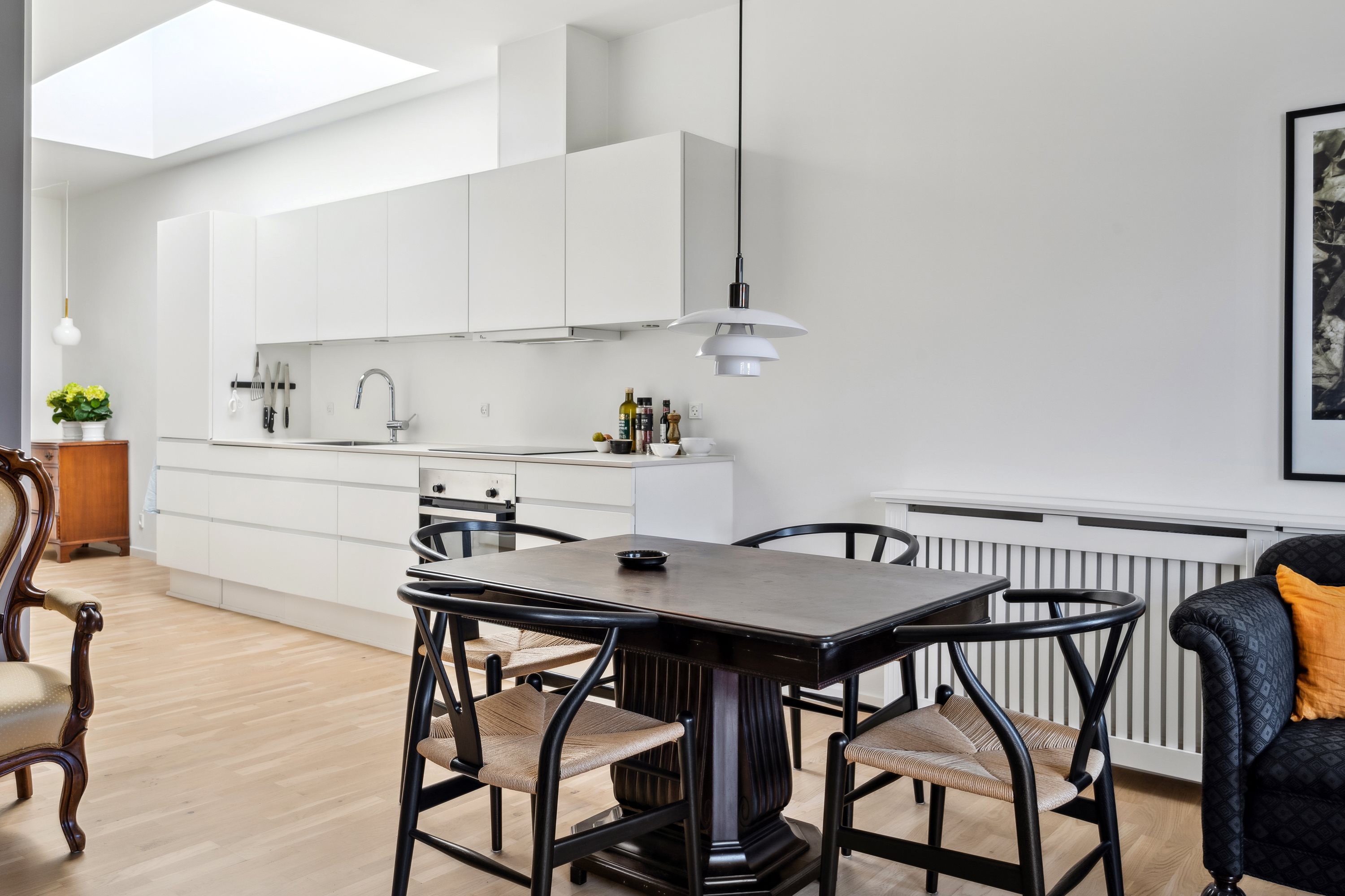 Fremhævet stue billede i fuldskærmstilstand. Billede af Østre Skovvej 12A, 1. 4., 8240 Risskov