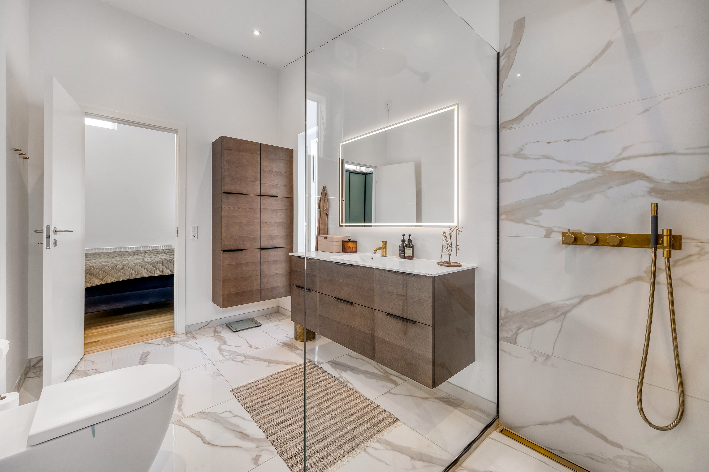 Fremhævet badeværelse billede i fuldskærmstilstand. Billede af Tulipanvej 12, 3600 Frederikssund