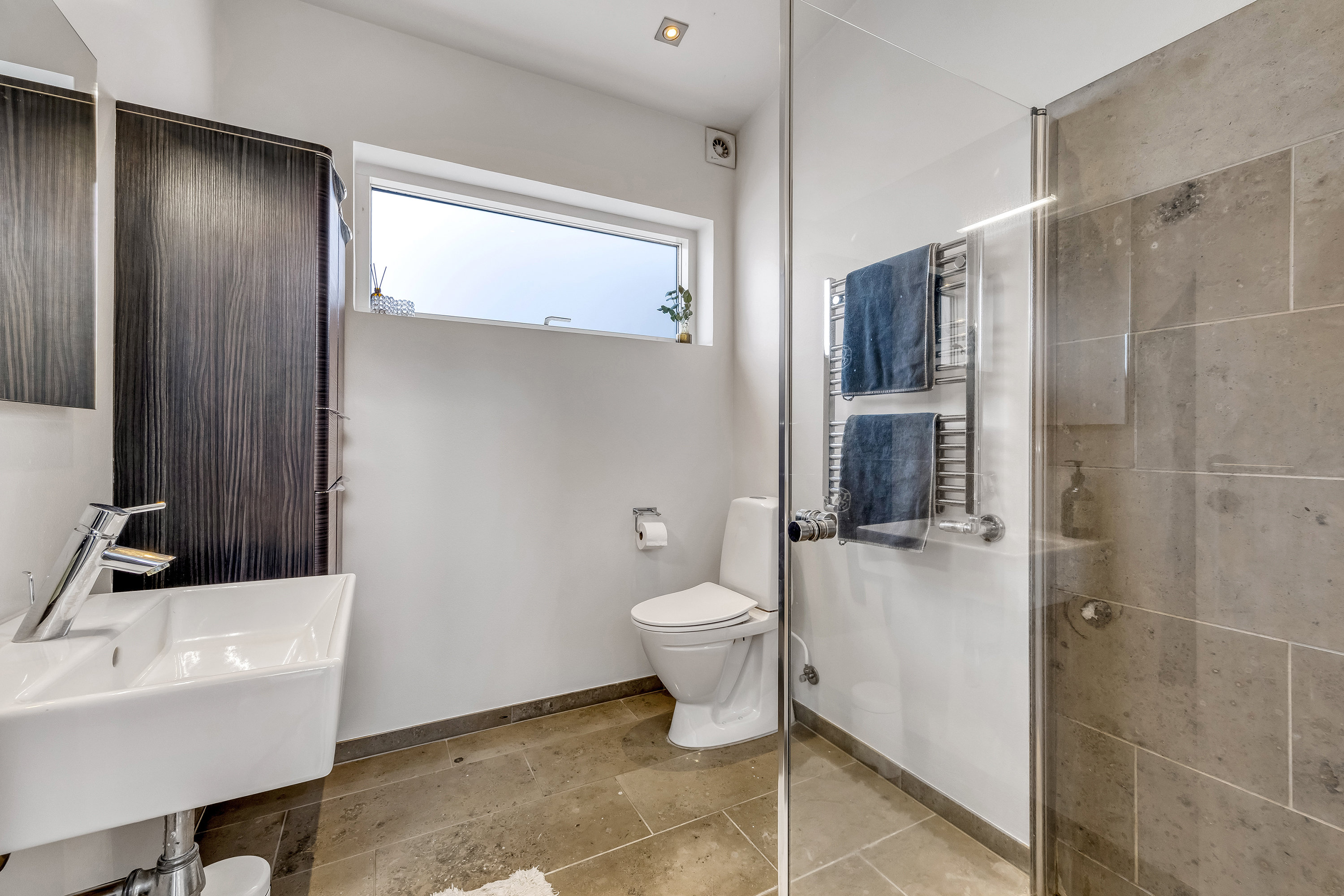 Fremhævet badeværelse billede i fuldskærmstilstand. Billede af Tulipanvej 12, 3600 Frederikssund