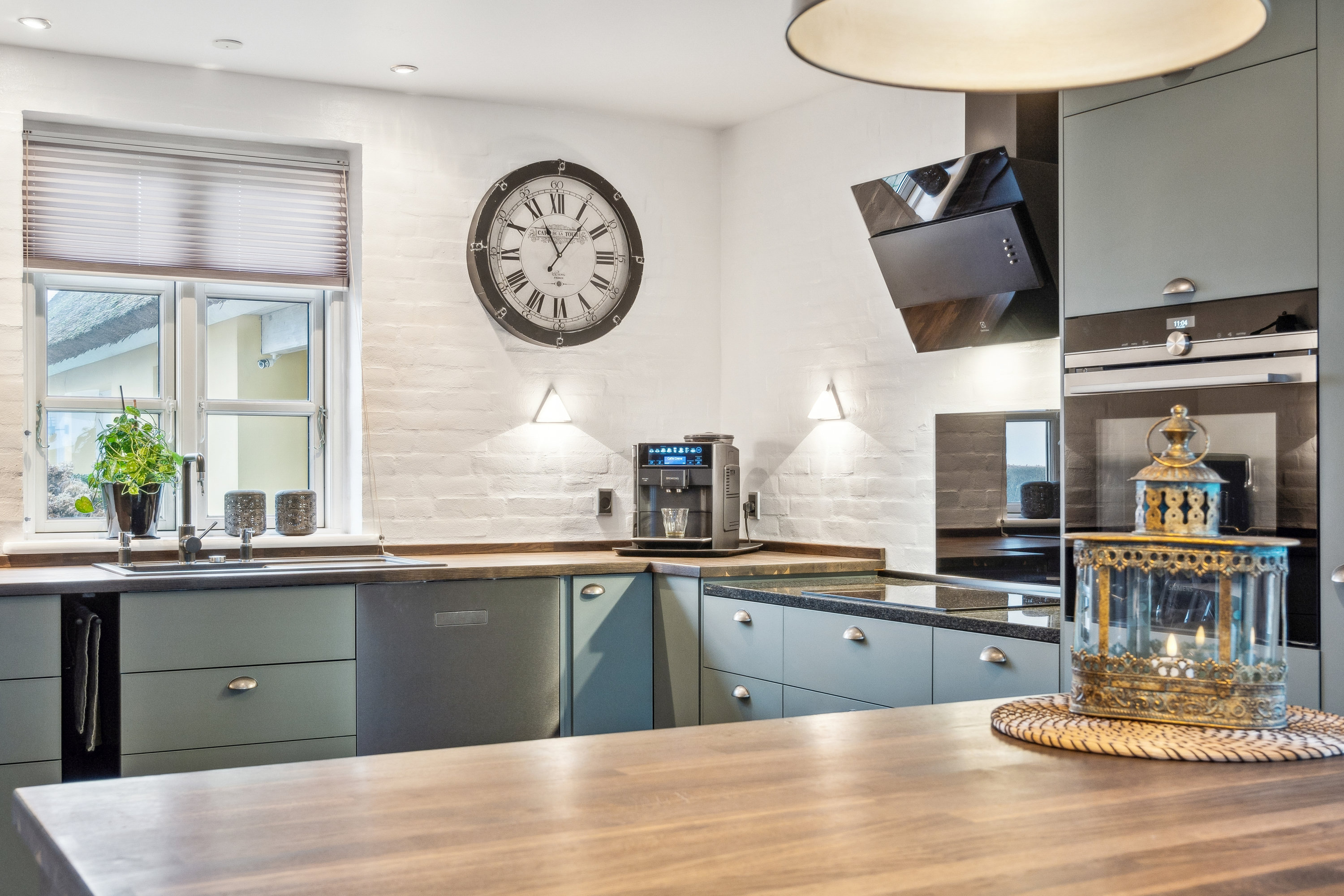 Fremhævet køkken billede i fuldskærmstilstand. Billede af Snesere Torpvej 15, Snesere, 4733 Tappernøje