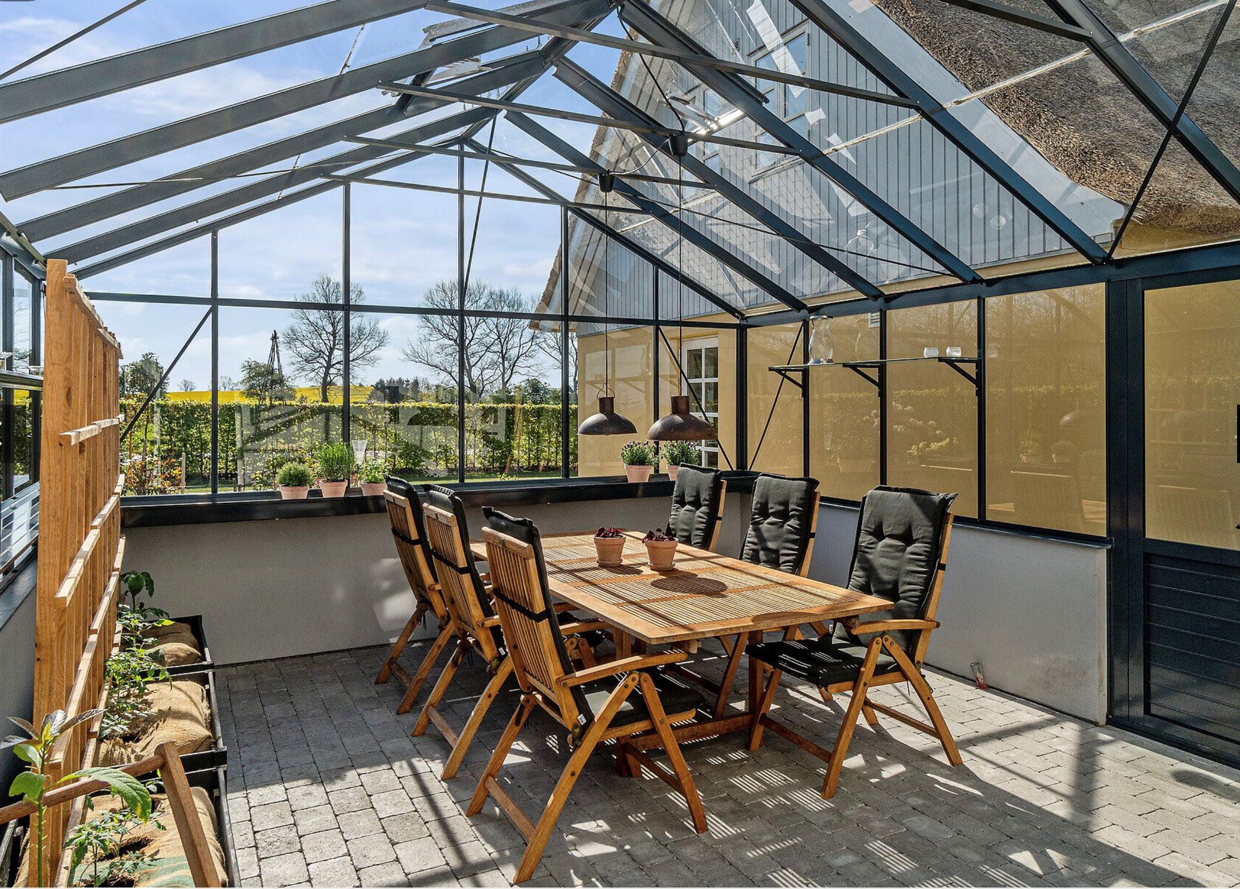 Fremhævet orangeri billede i fuldskærmstilstand. Billede af Snesere Torpvej 15, Snesere, 4733 Tappernøje